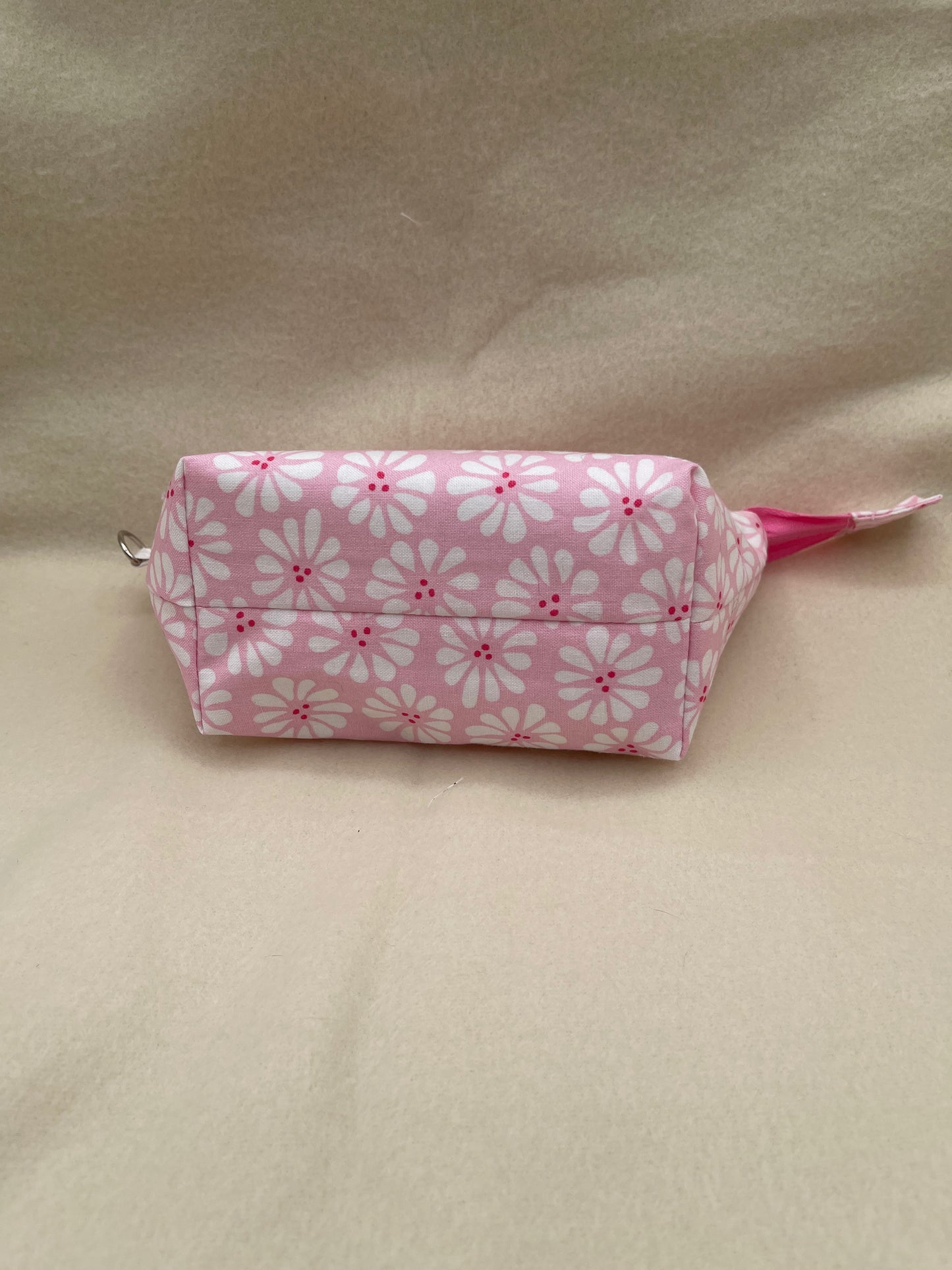 Zipper Bucket Bag - Pretty Pink Flowers