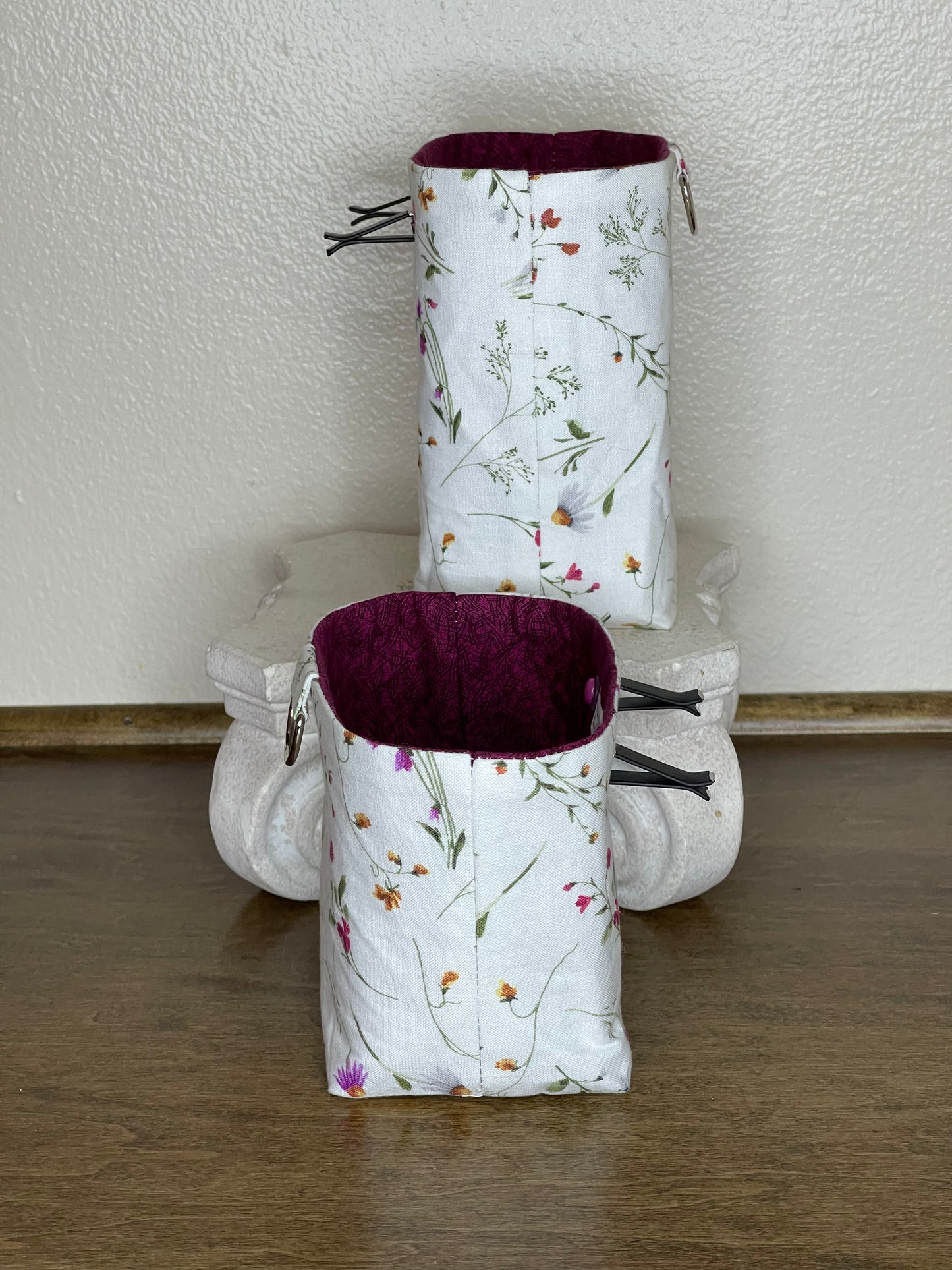 Car Vent Bag - Delicate Flowers on White