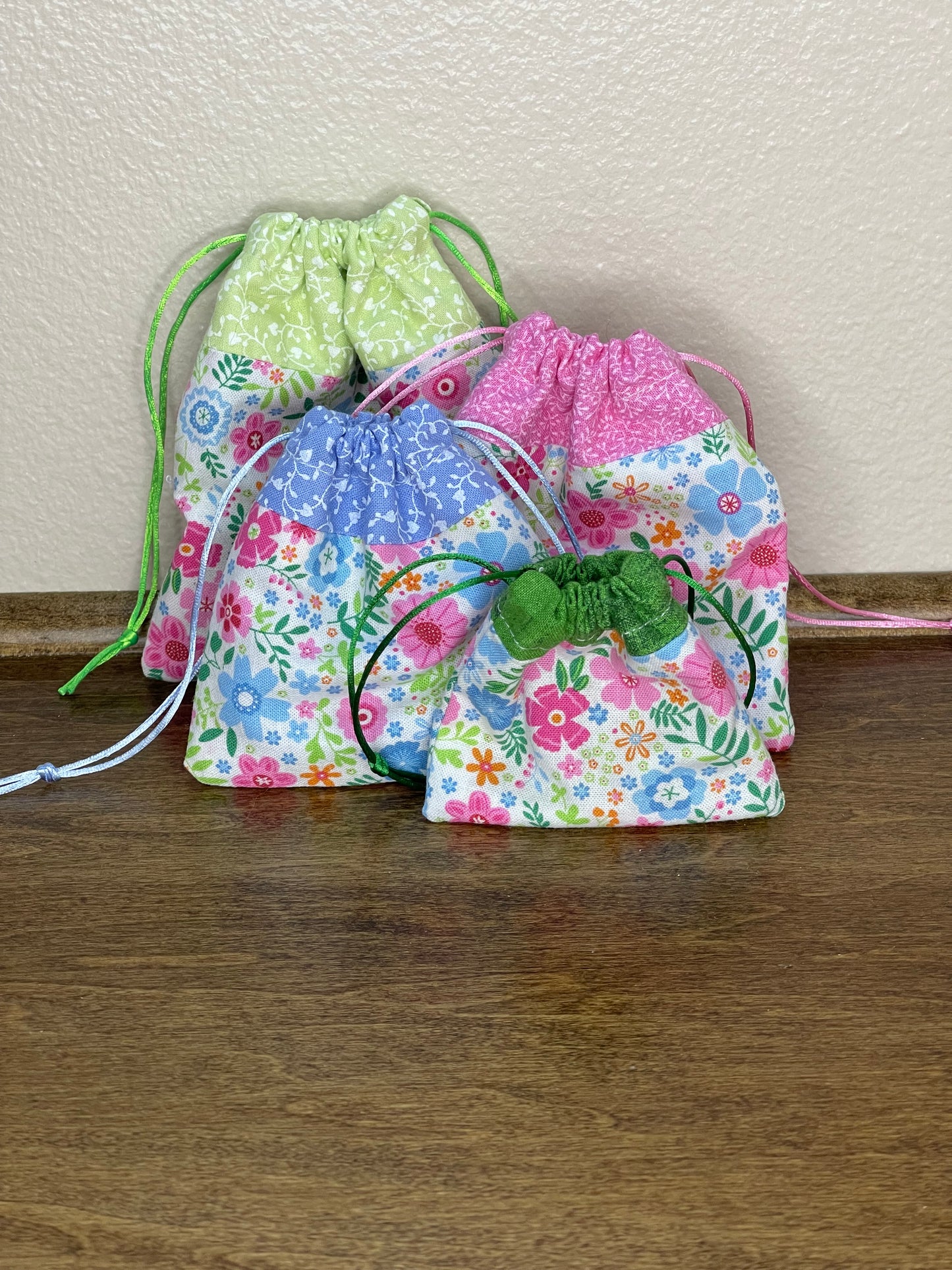 Drawstring Flat Bag - Tiny Flowers