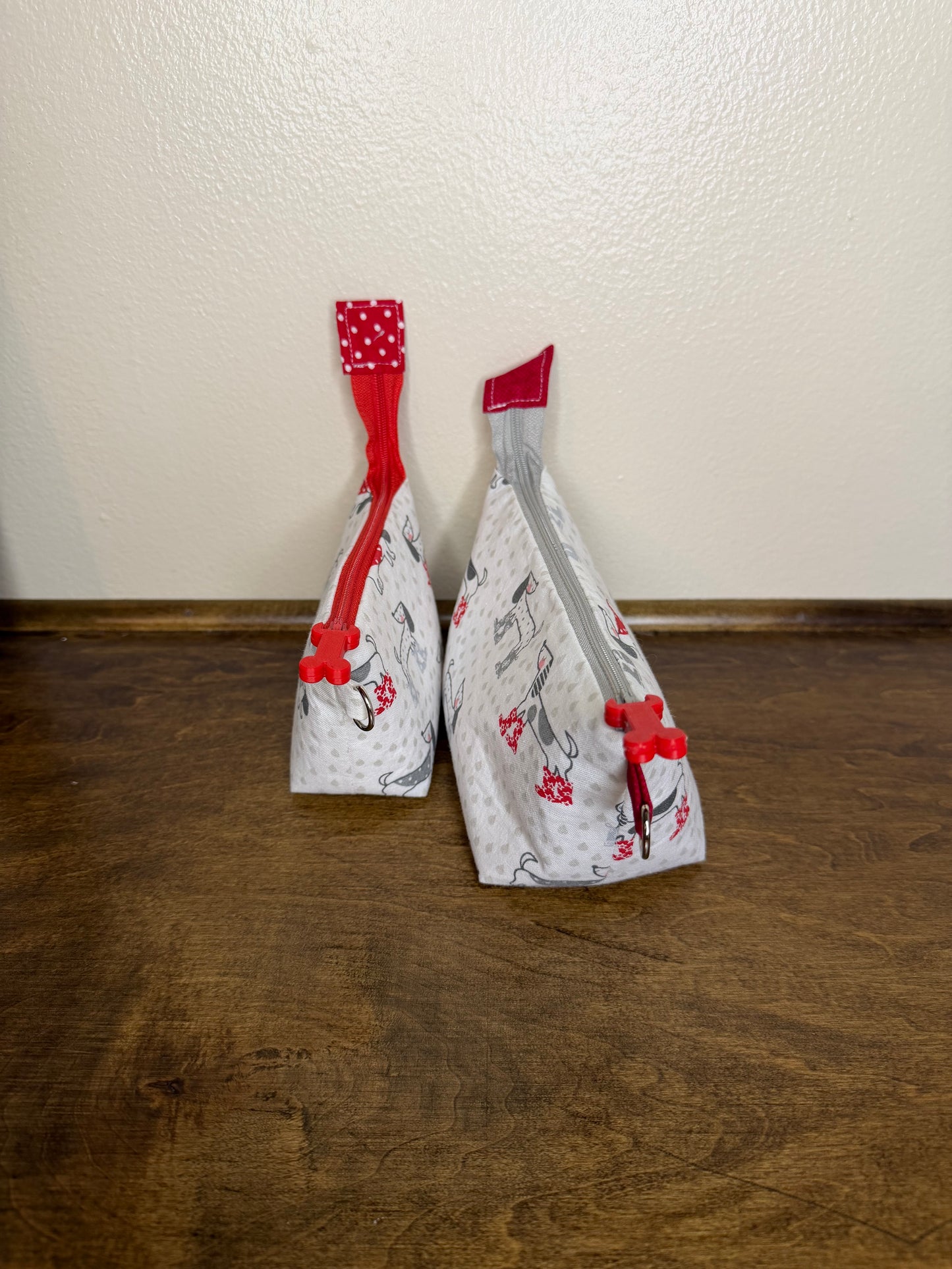 Zipper Bucket Bag - Rainy Dachshunds