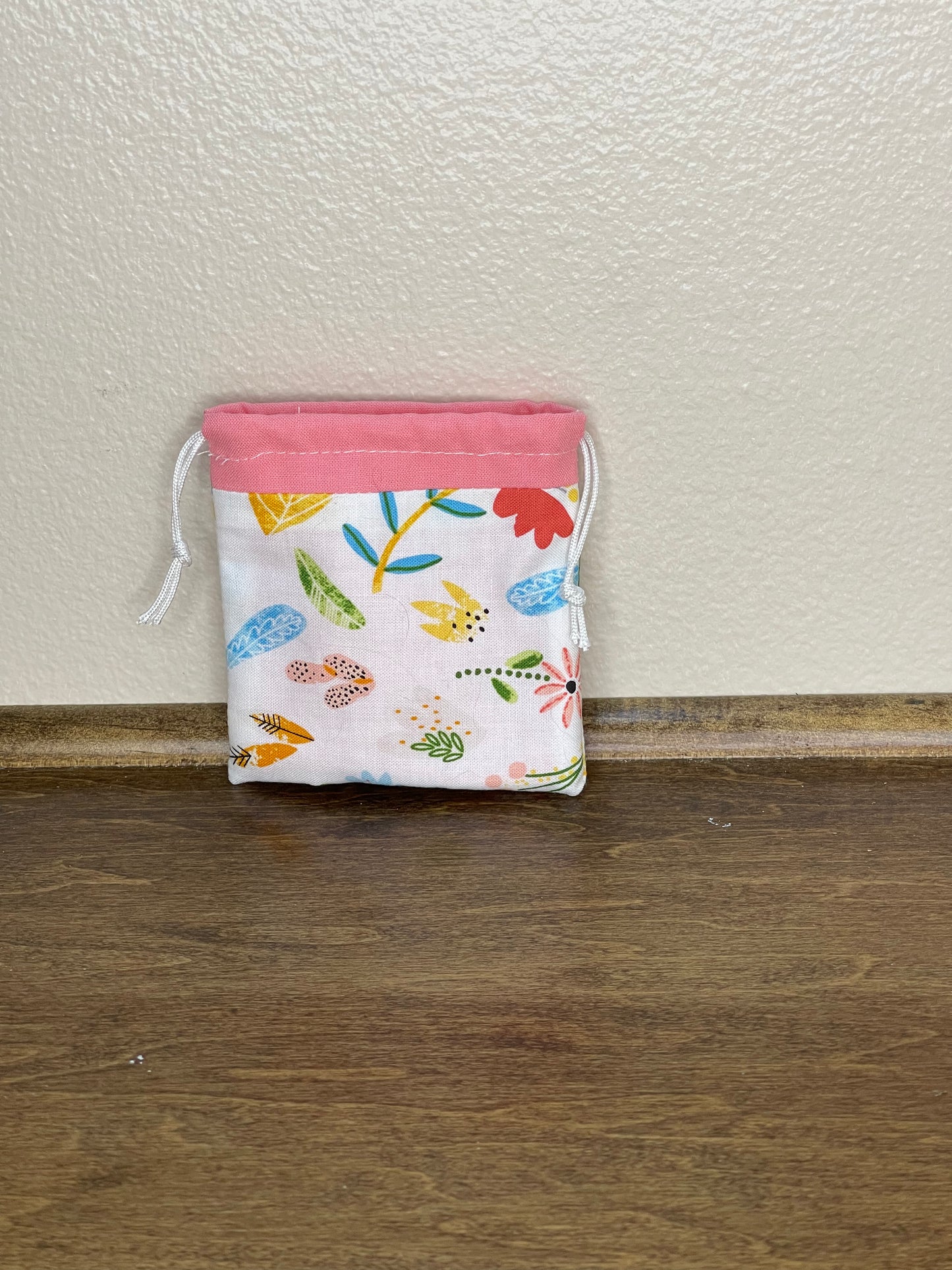 Drawstring Flat Bag - Tossed Flowers and Leaves