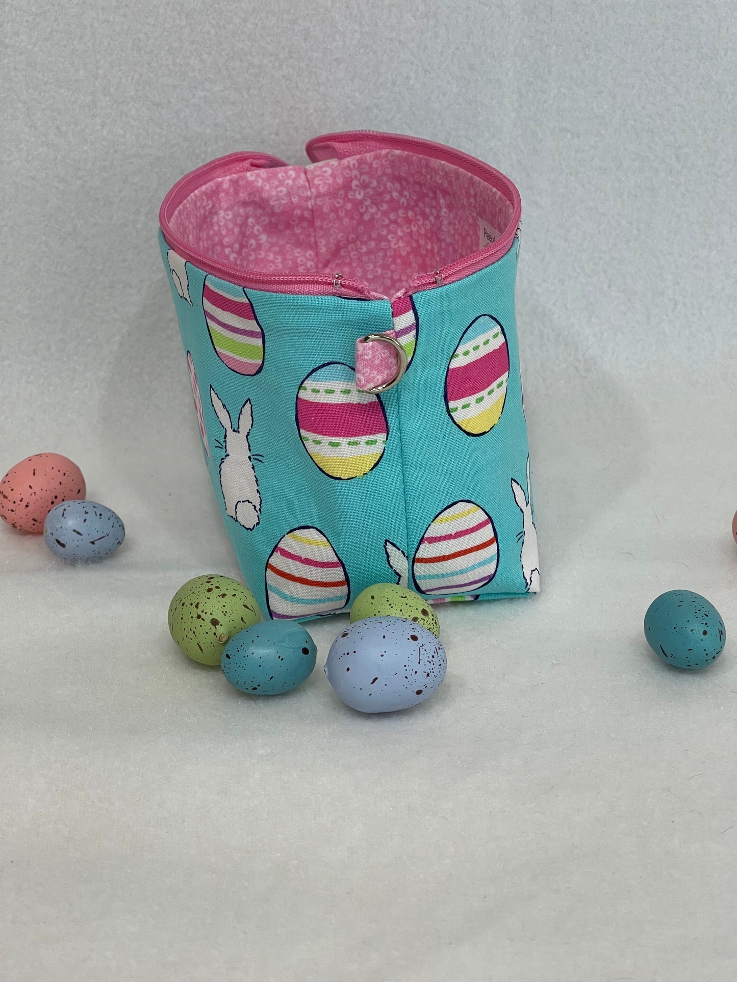Zipper Bucket Bag - Easter Bunnies and Eggs