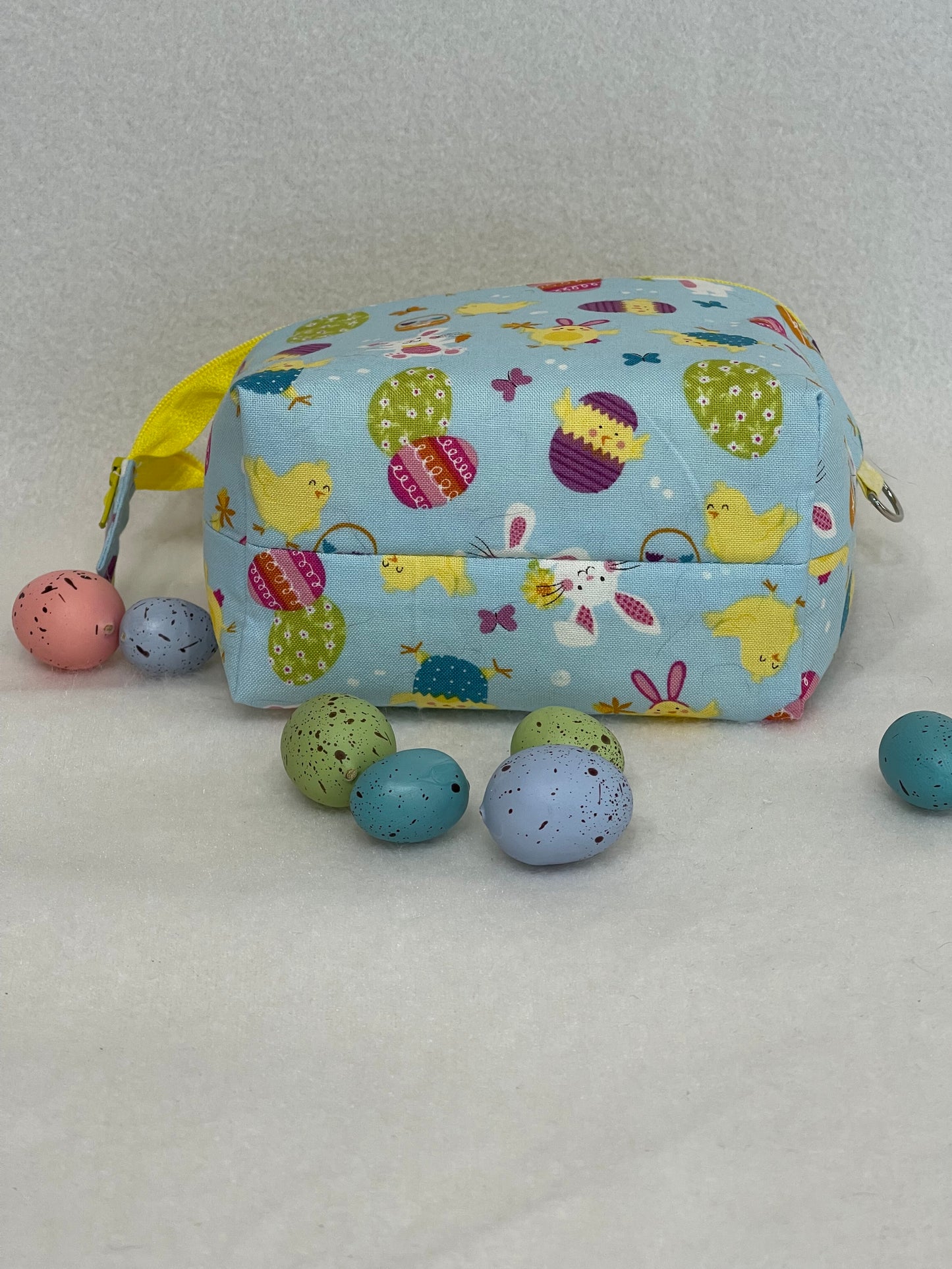 Zipper Bucket Bag - Easter Bunnies and Chicks