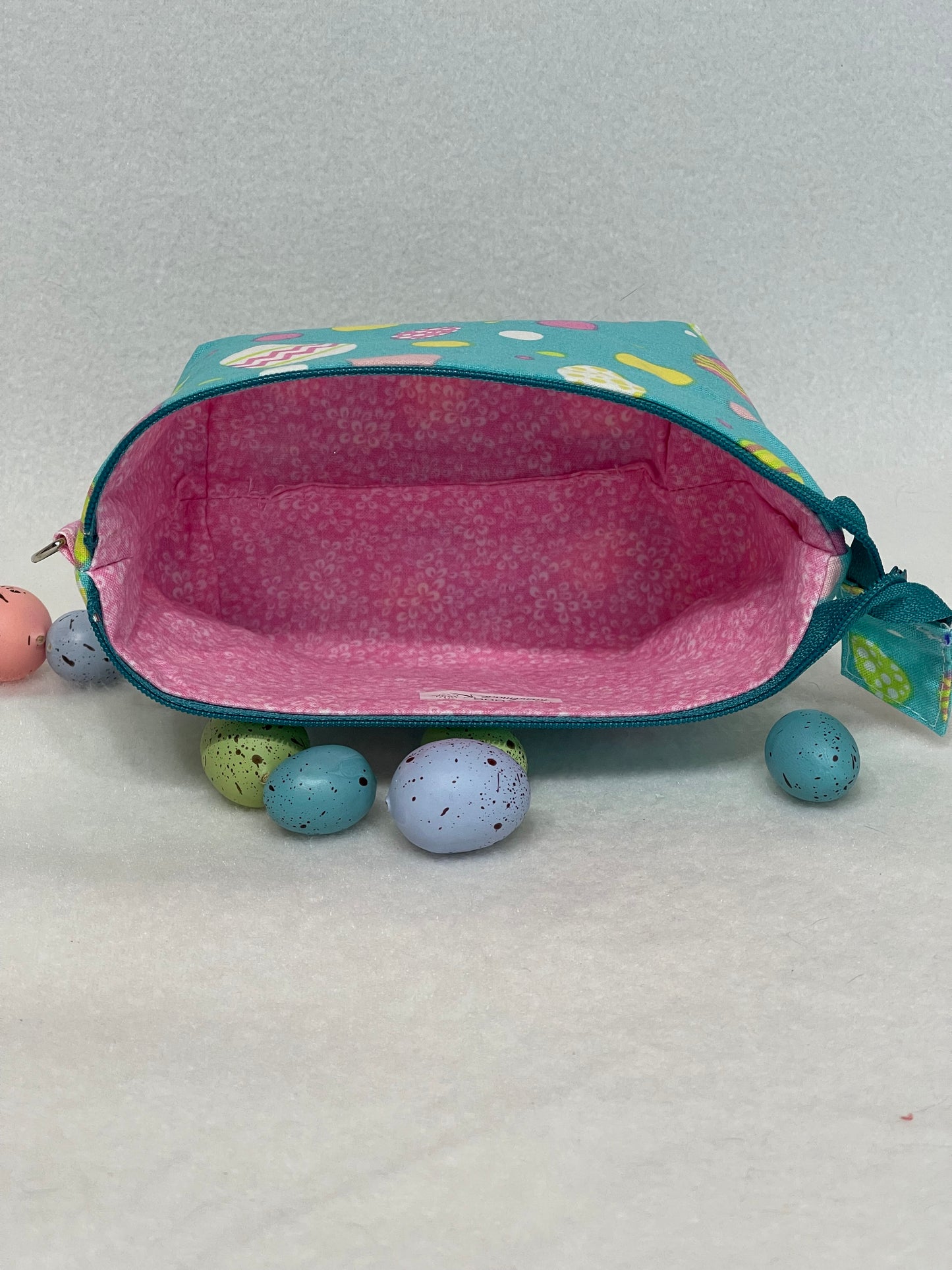 Zipper Bucket Bag - Easter Eggs