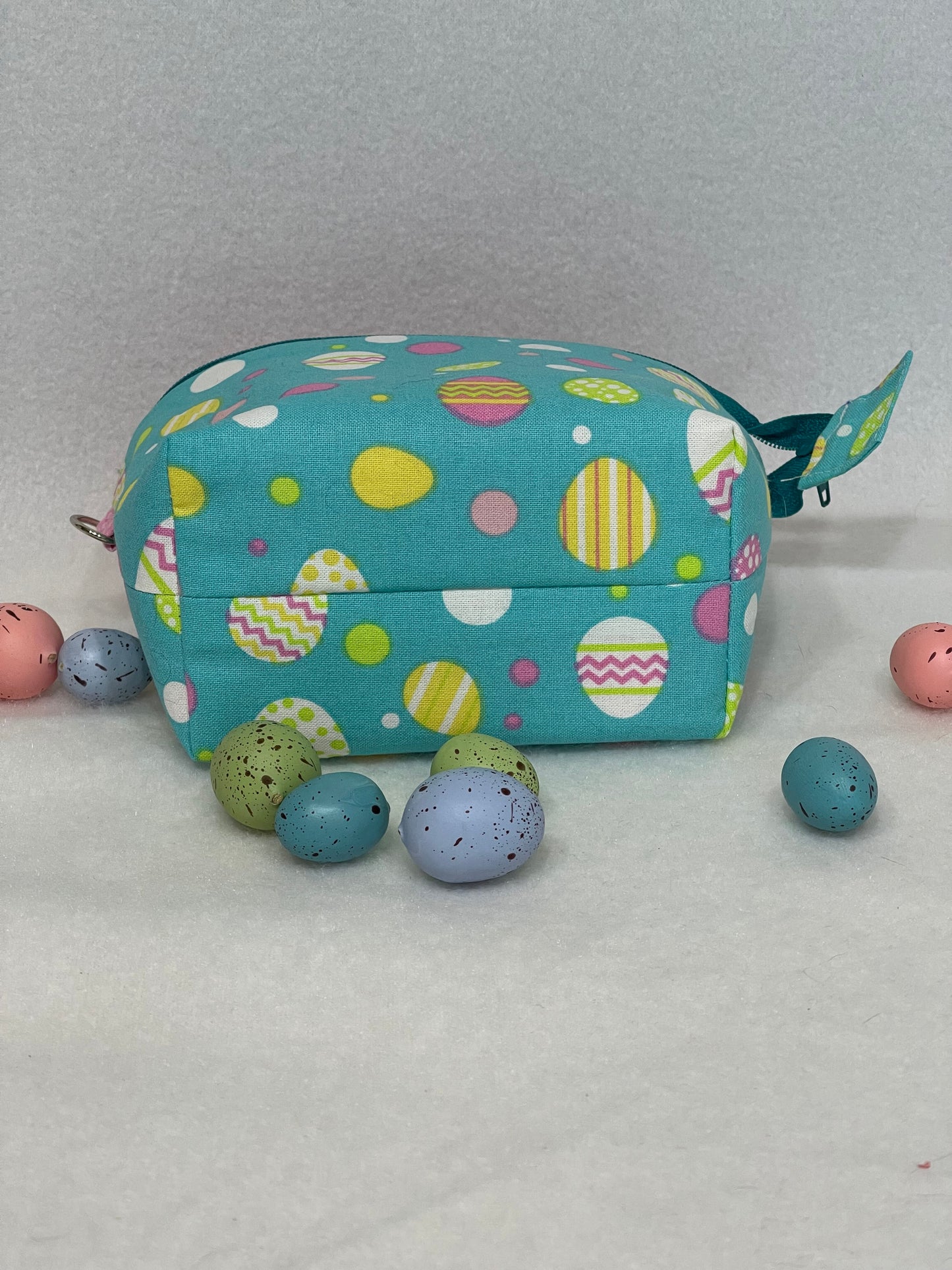 Zipper Bucket Bag - Easter Eggs