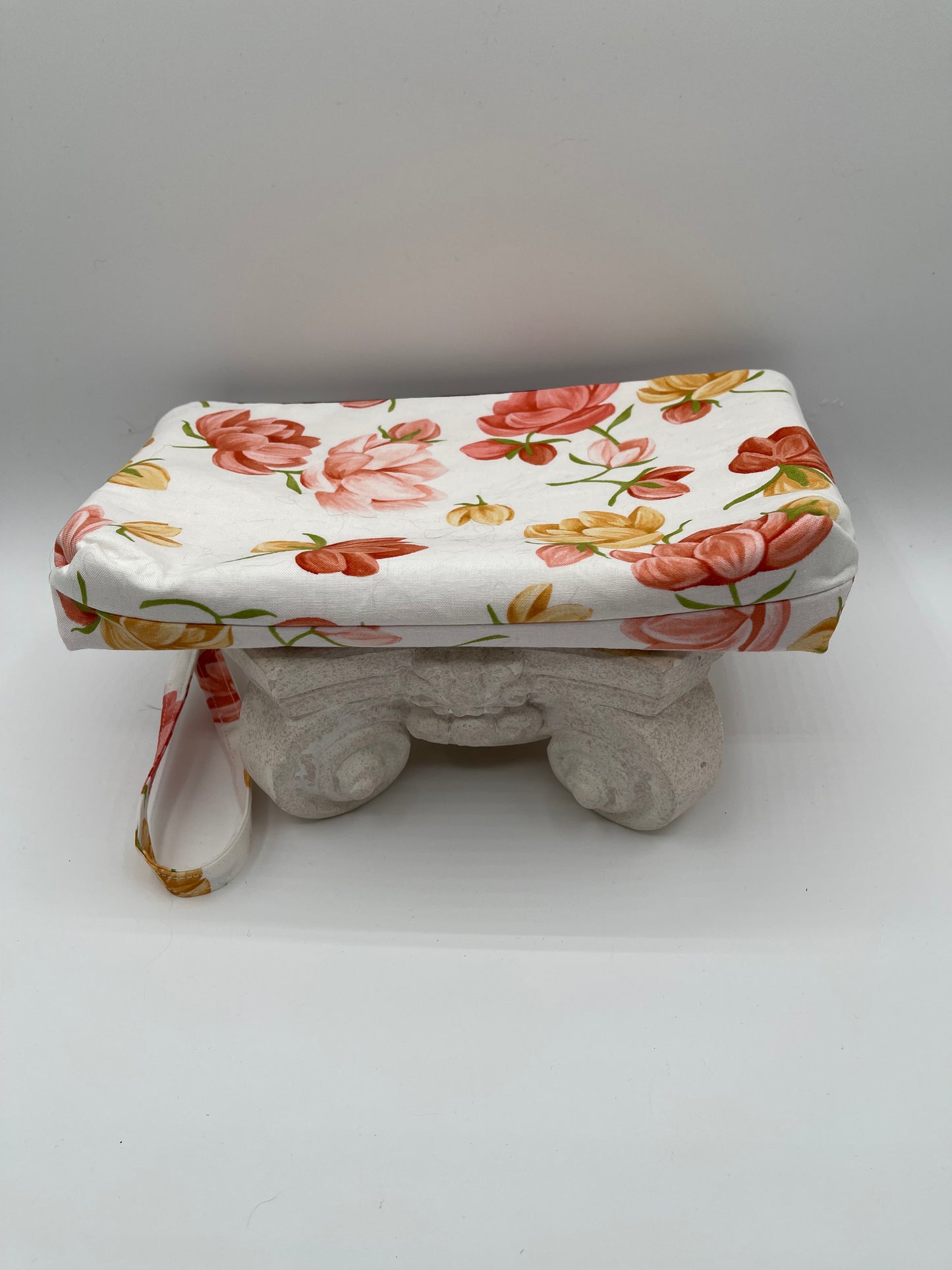 Clutchie - Peach and Gold Flowers