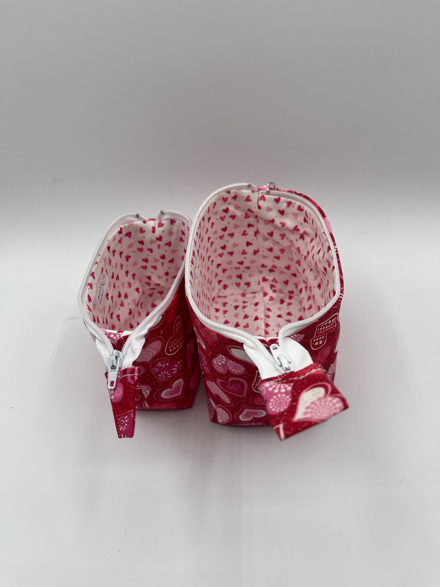 Zipper Bucket Bag - Red and Pink Hearts on Red