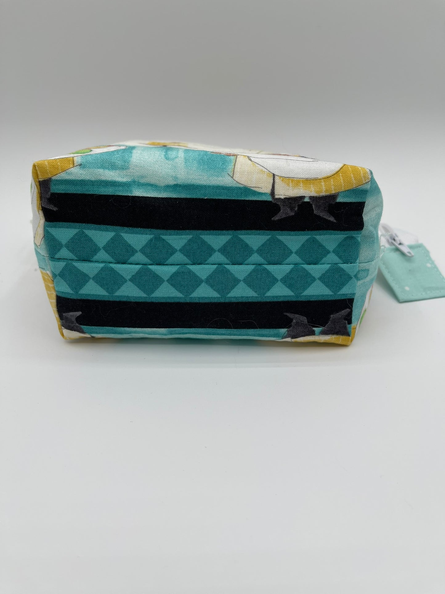 Zipper Bucket Bag - Baker Gnomes