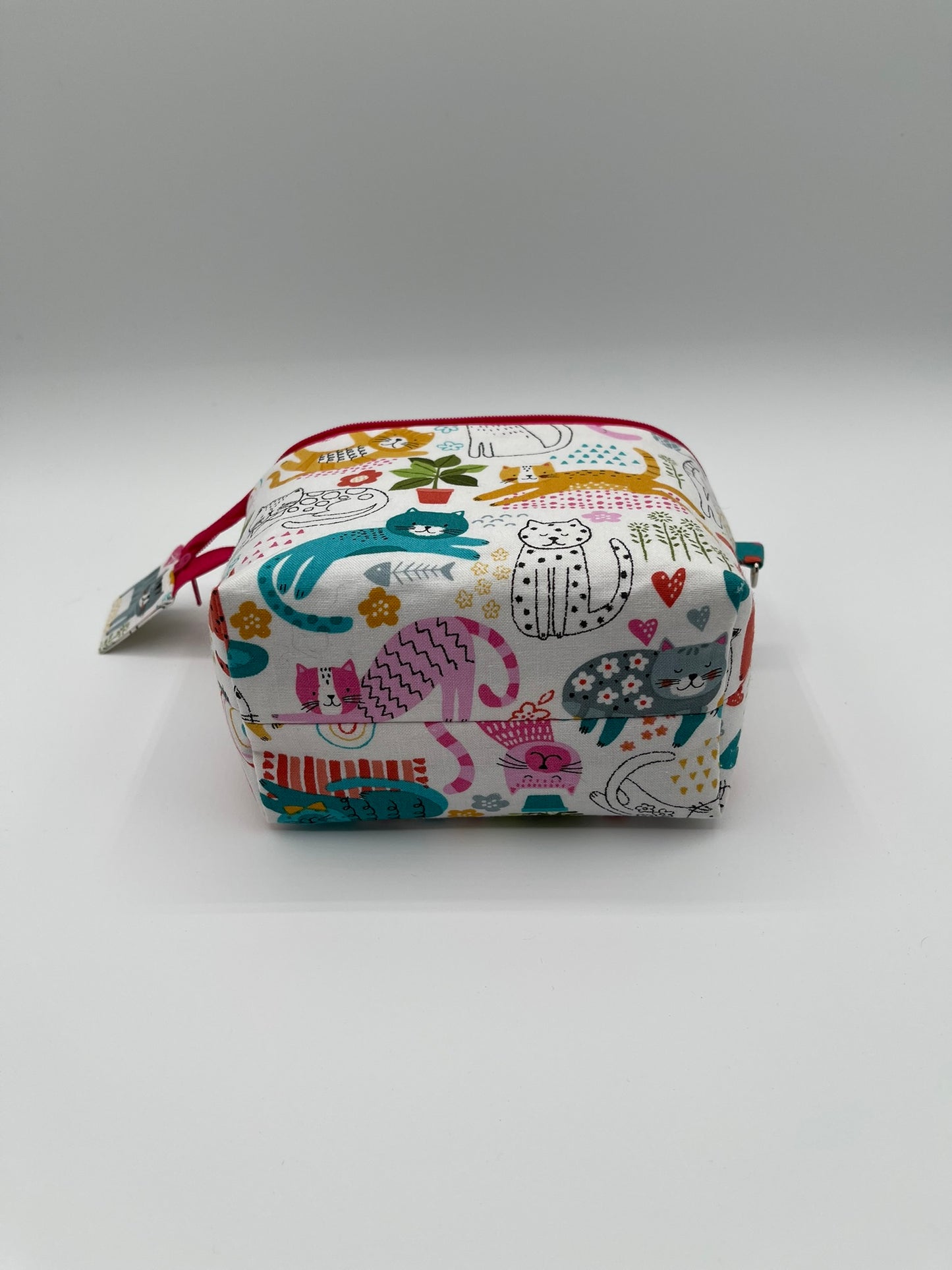 Zipper Bucket Bag - Cats, Flowers, and Hearts