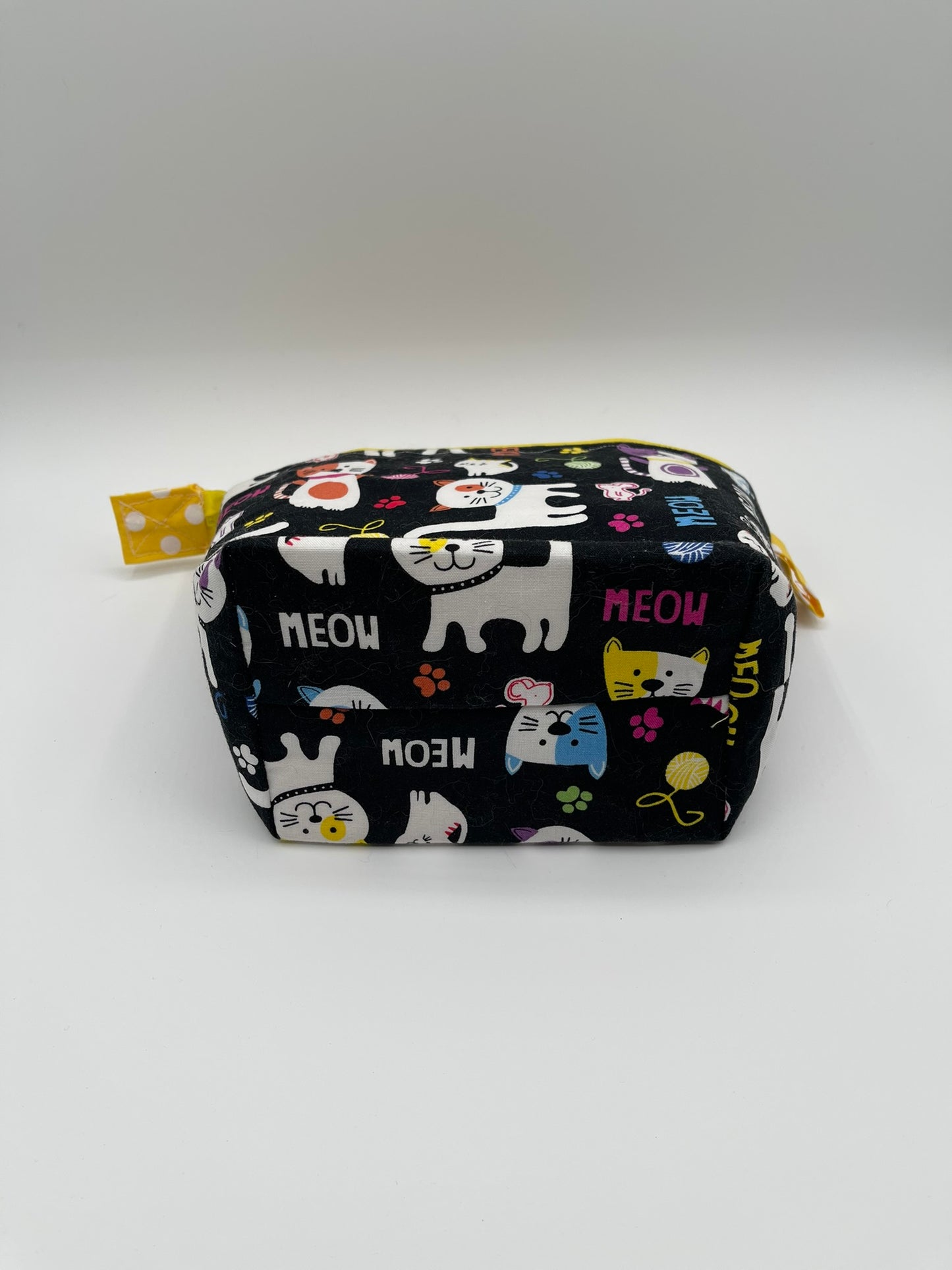 Zipper Bucket Bag - Cats on Black