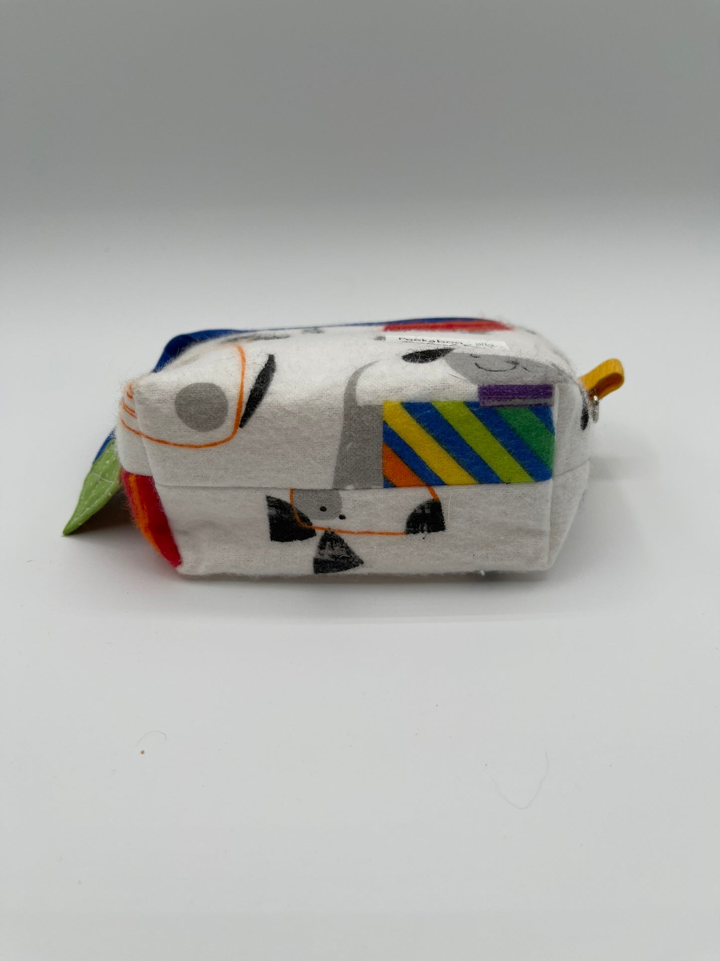 Zipper Bucket Bag - Dogs on Flannel