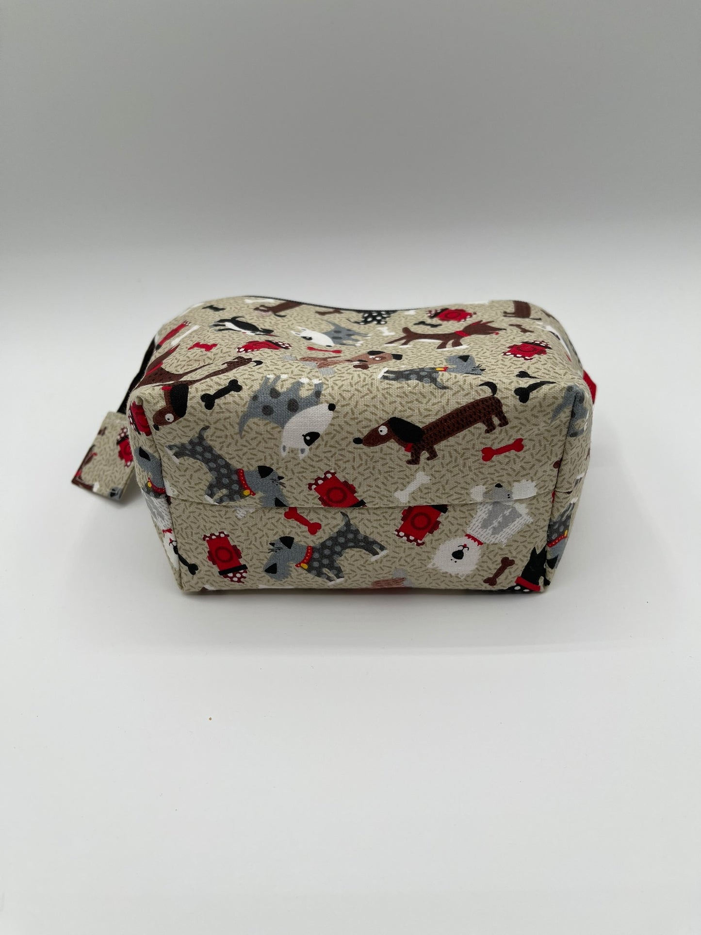 Zipper Bucket Bag - Dogs on Tan