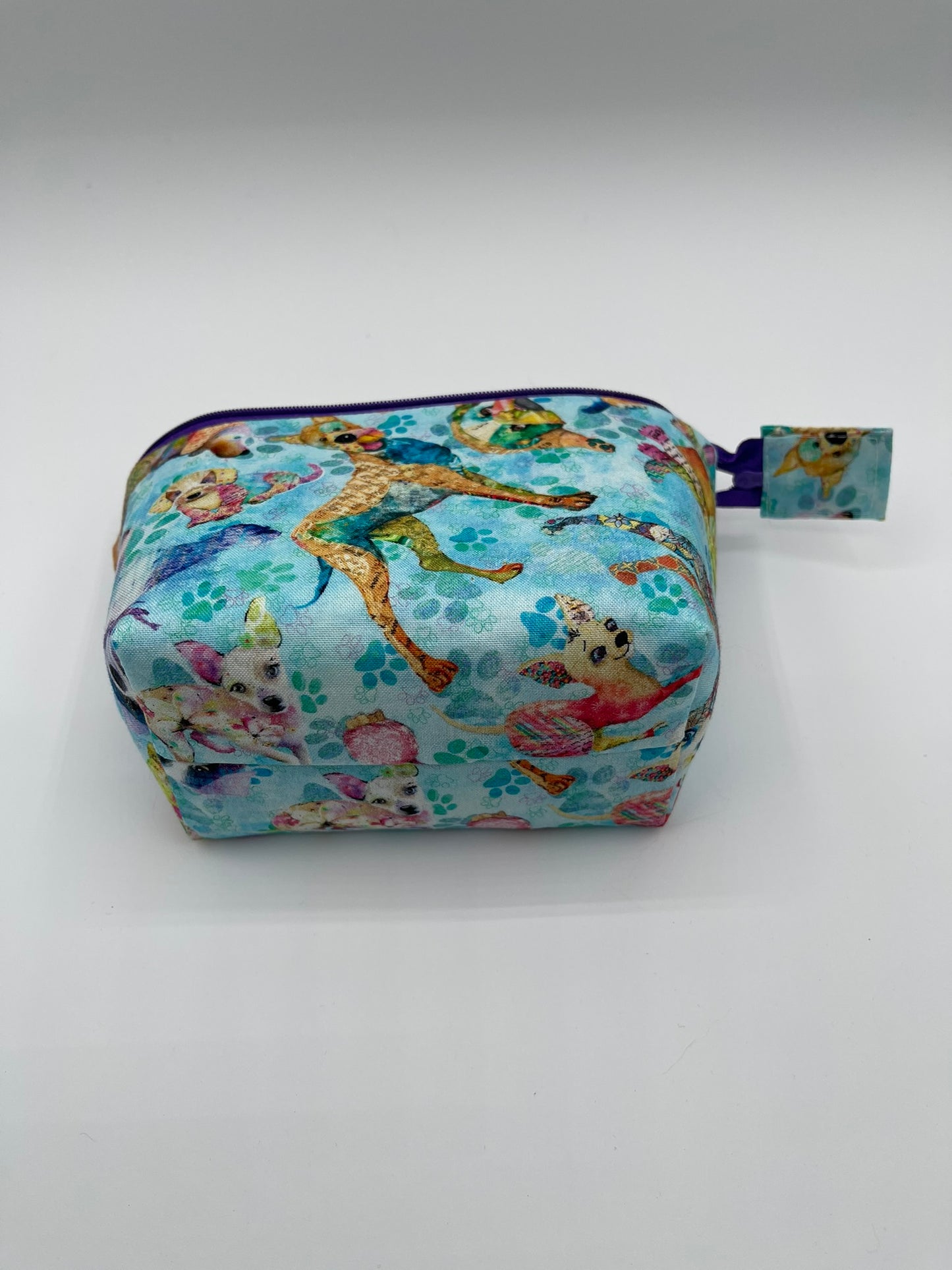 Zipper Bucket Bag - Grunge Dogs on Blue