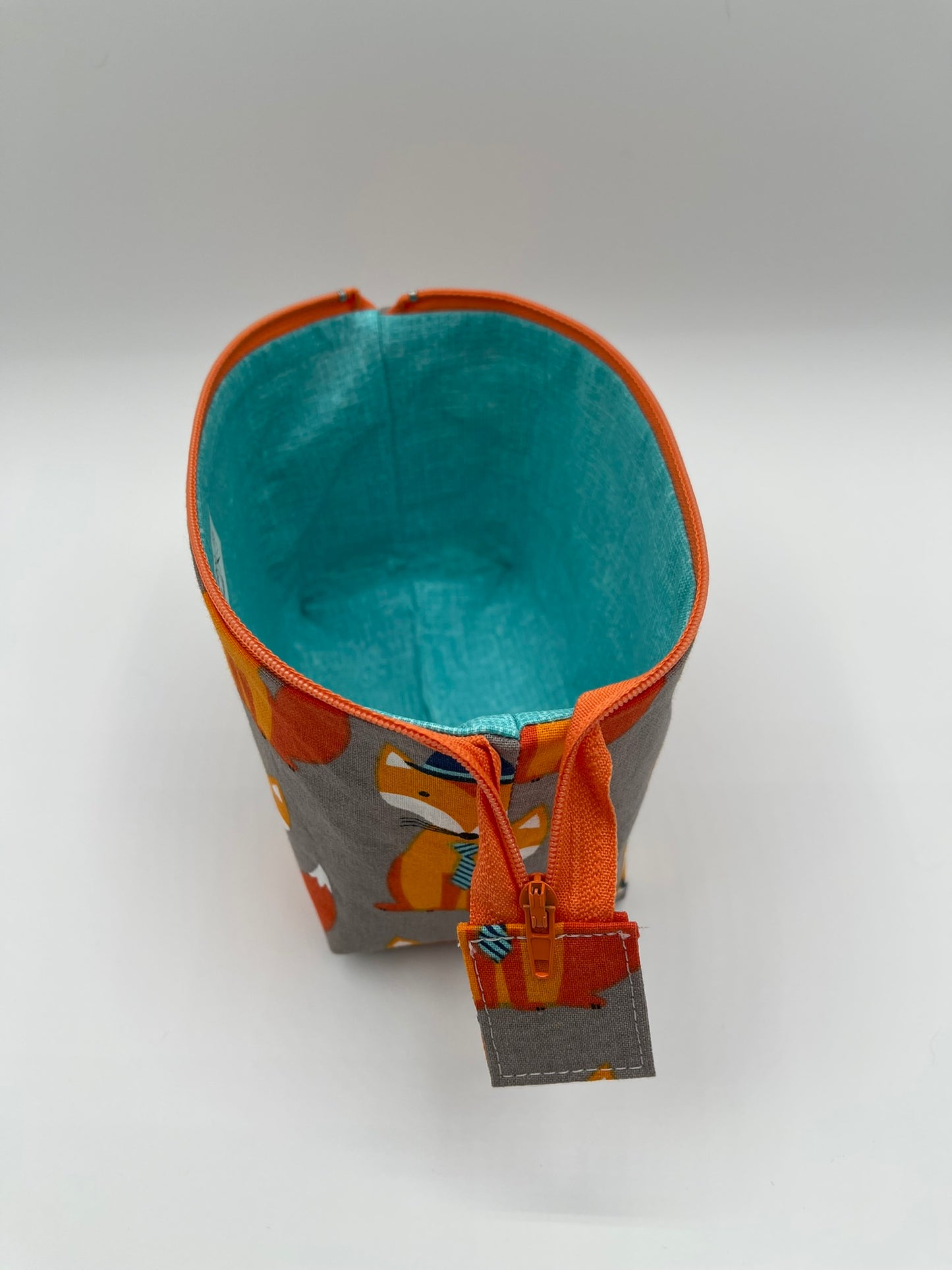 Zipper Bucket Bag - Orange Foxes on Taupe