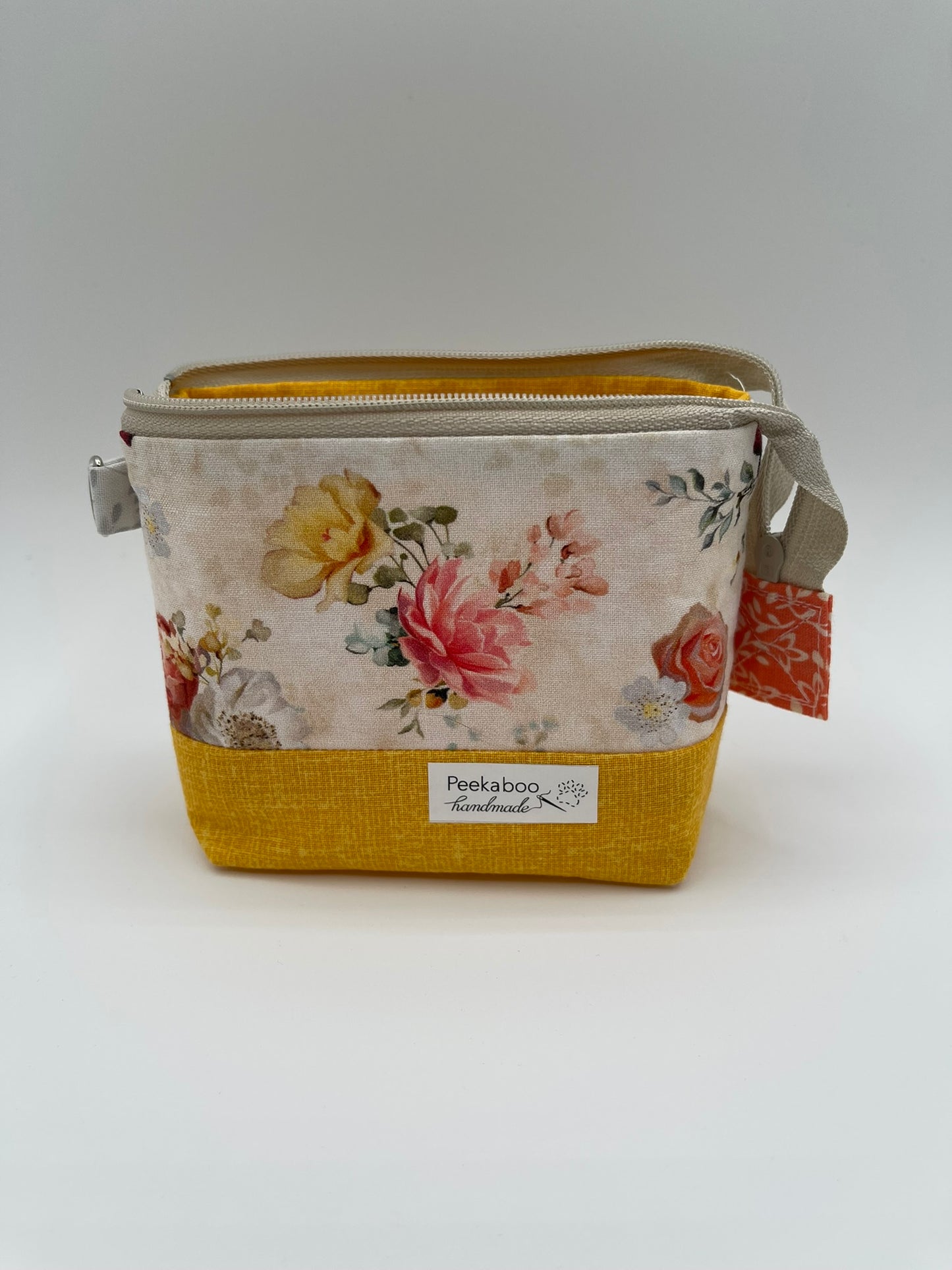 Zipper Bucket Bag - Roses
