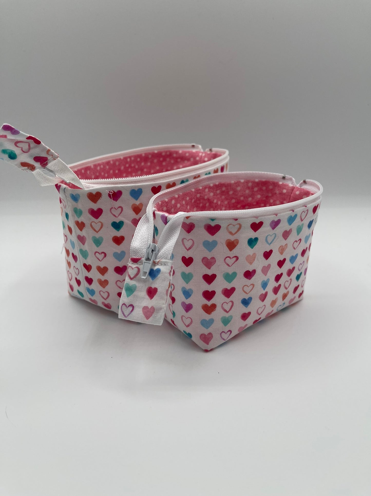 Zipper Bucket Bag - Rows of Colored Hearts