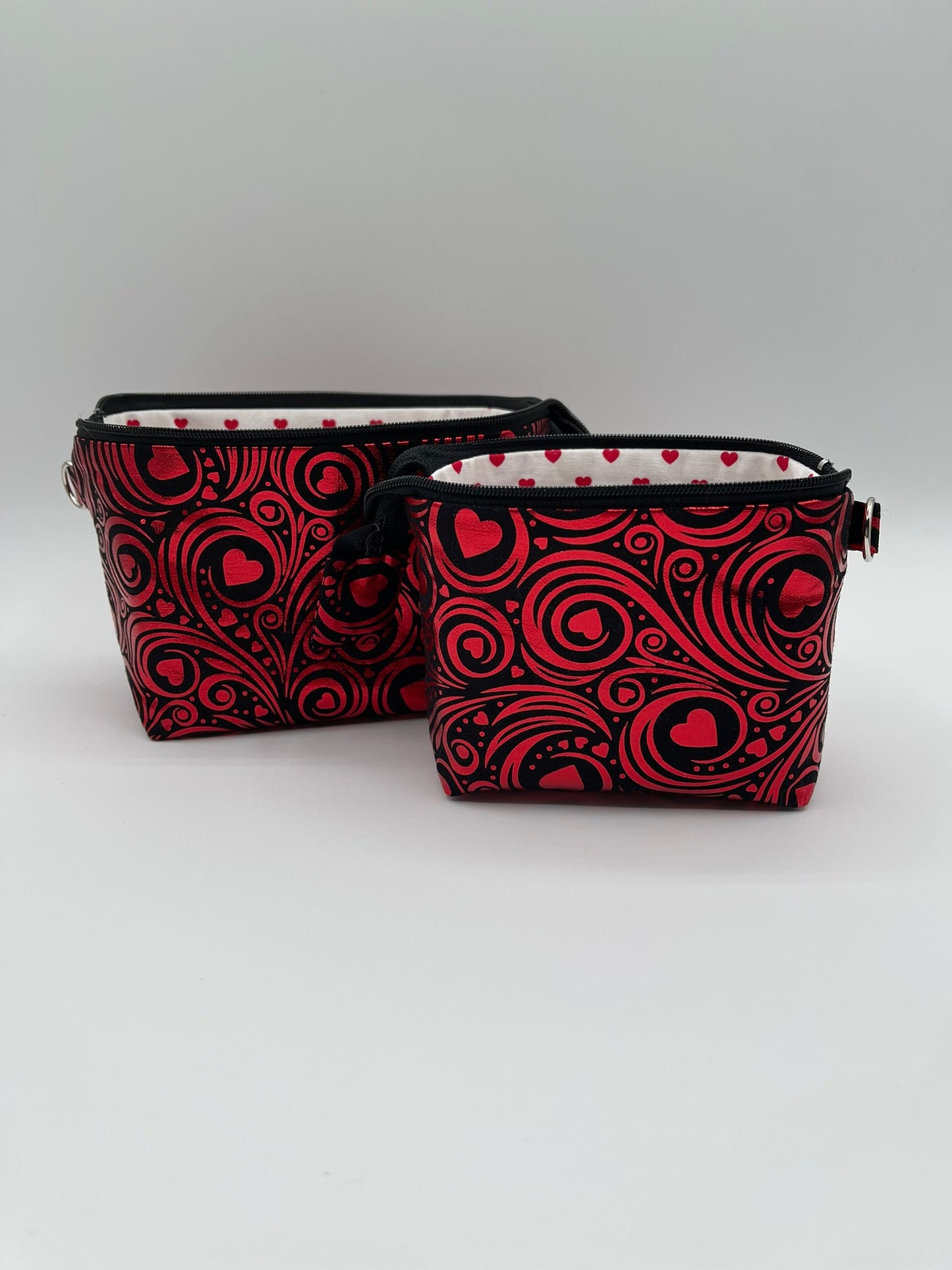 Zipper Bucket Bag - Shiny Red Hearts on Black