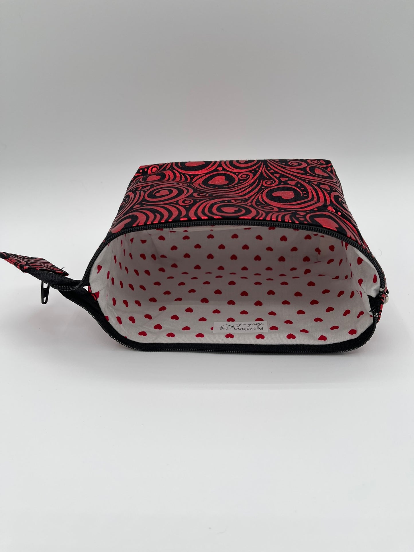 Zipper Bucket Bag - Shiny Red Hearts on Black