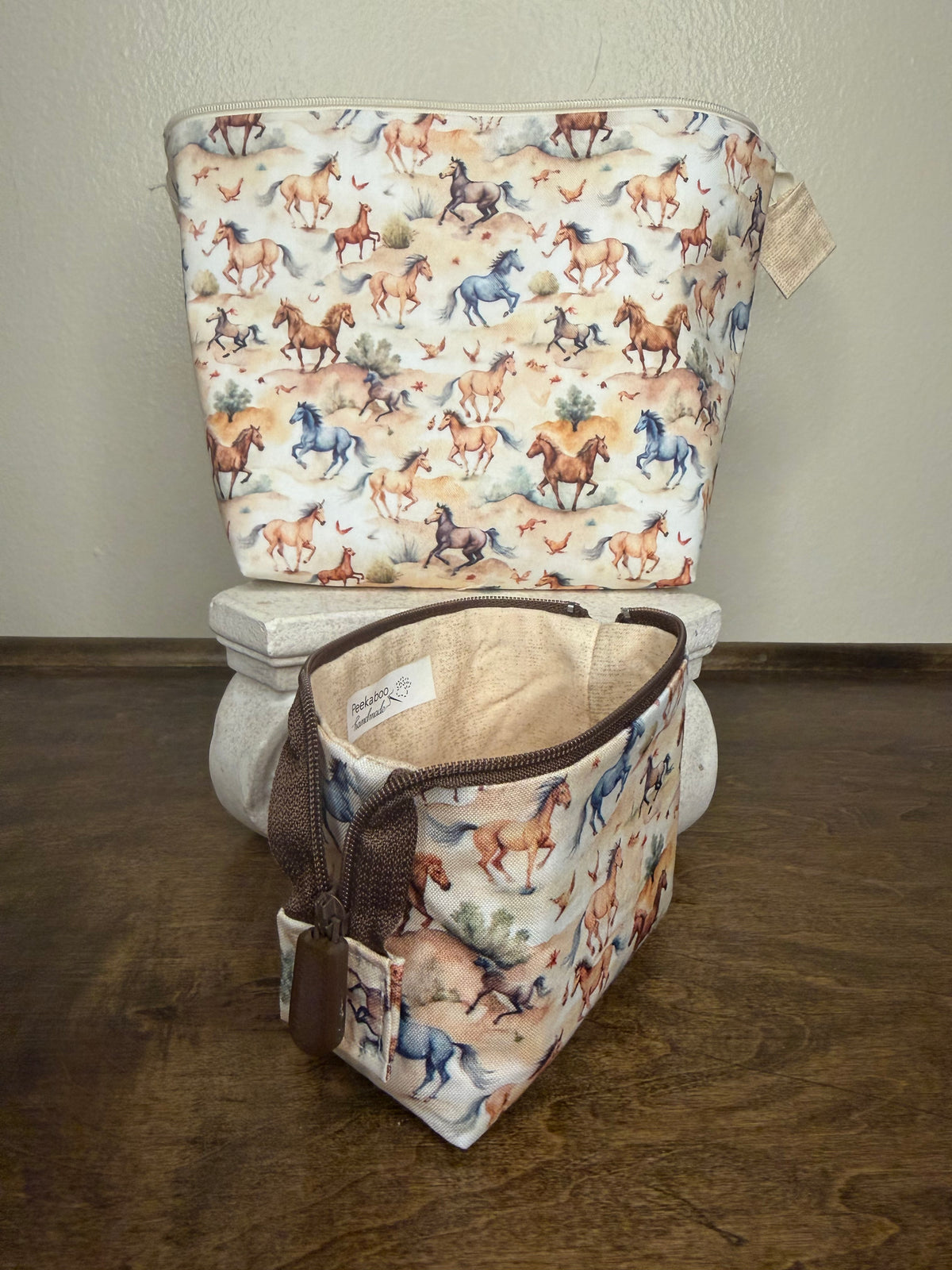 Zipper Bucket Bag - Running Horses