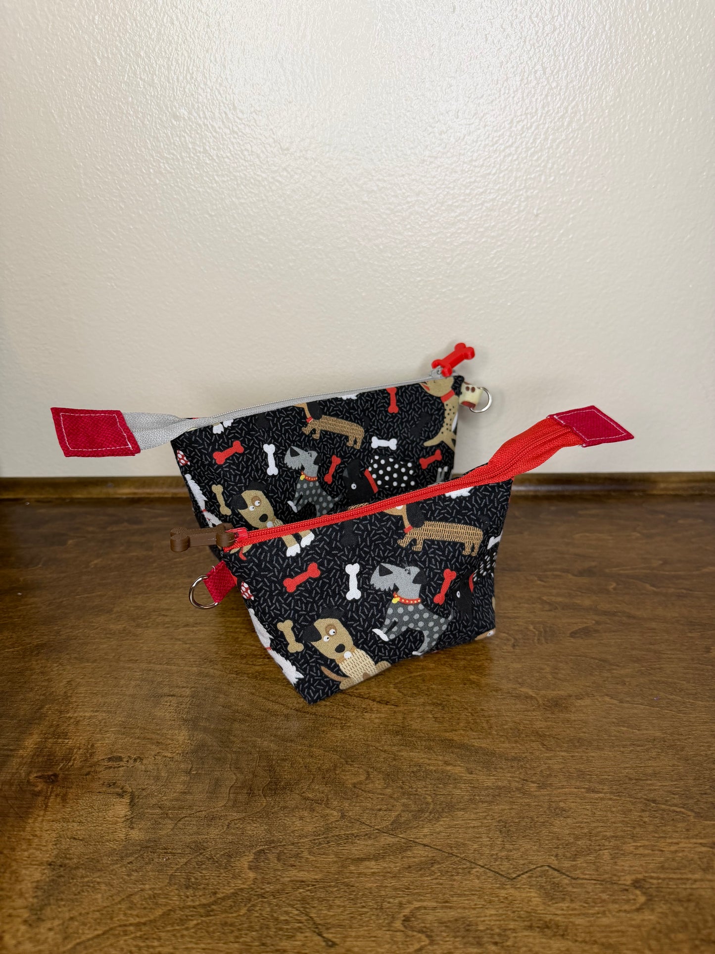Zipper Bucket Bag - Dogs on Black