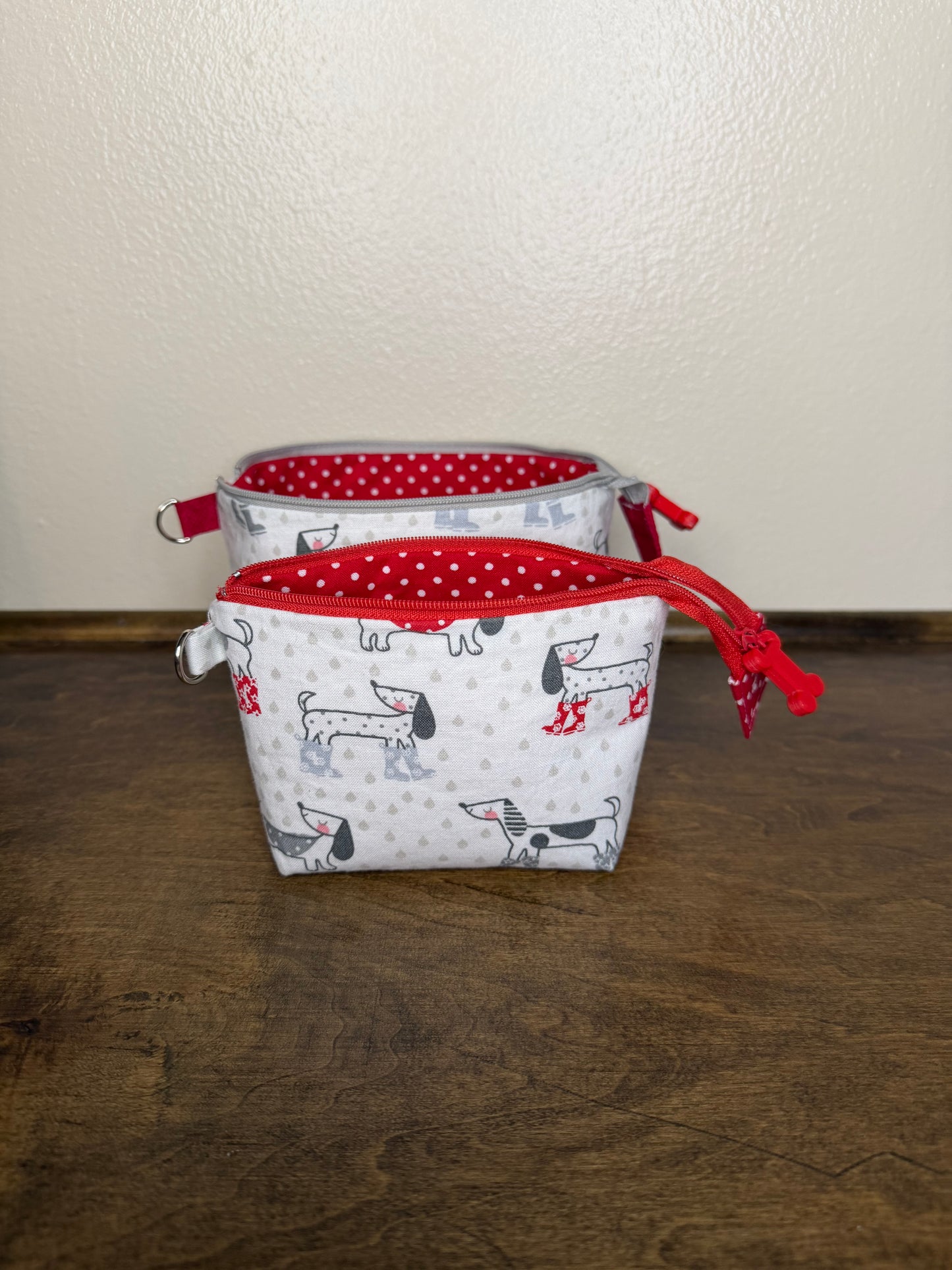 Zipper Bucket Bag - Rainy Dachshunds