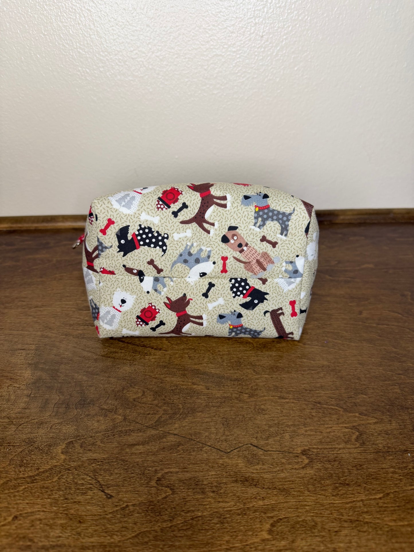 Zipper Bucket Bag - Dogs on Tan