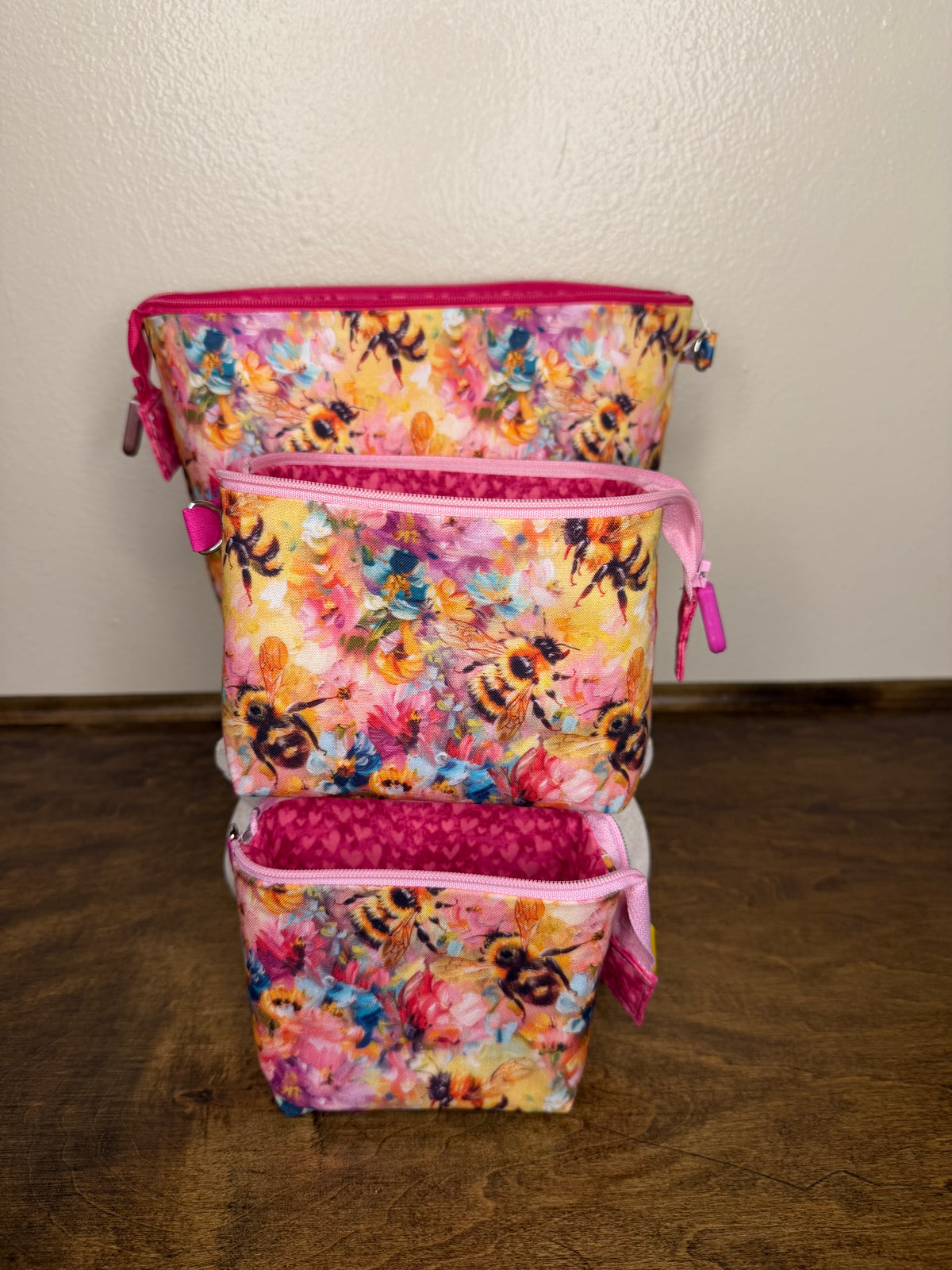 Zipper Bucket Bag - Colorful Bees