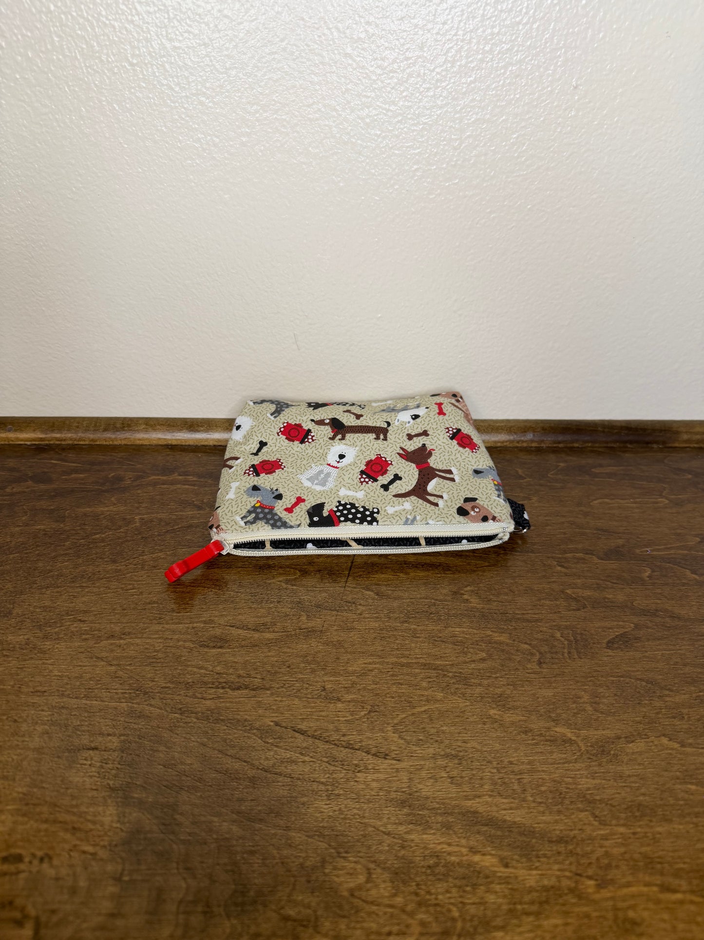 Flat Zipper Bag - Dogs on Tan