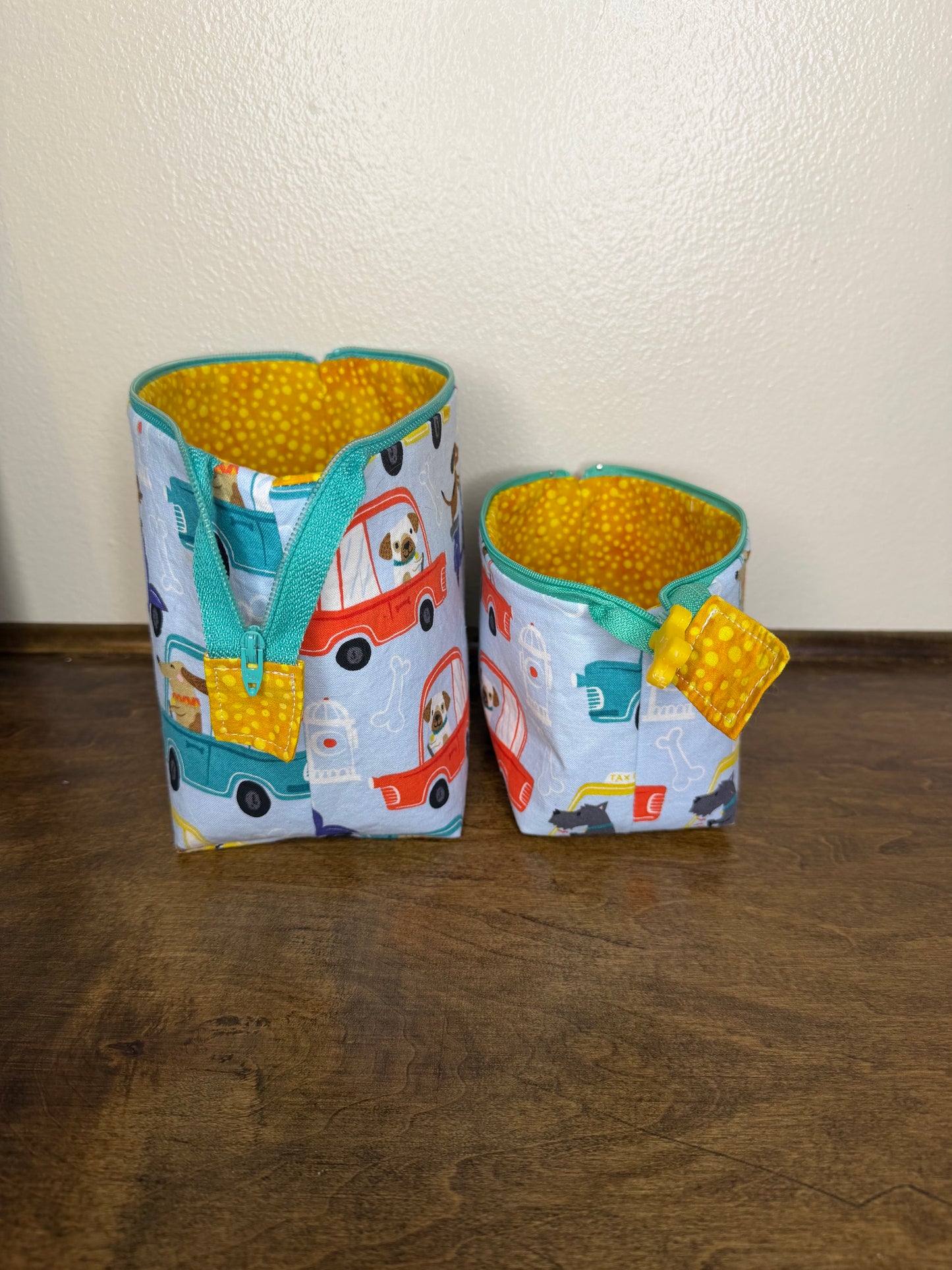 Zipper Bucket Bag - Dogs in Cars
