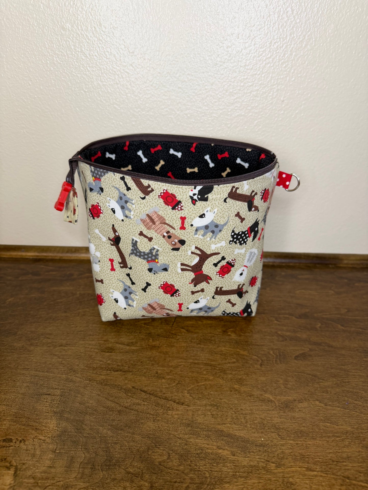 Zipper Bucket Bag - Dogs on Tan