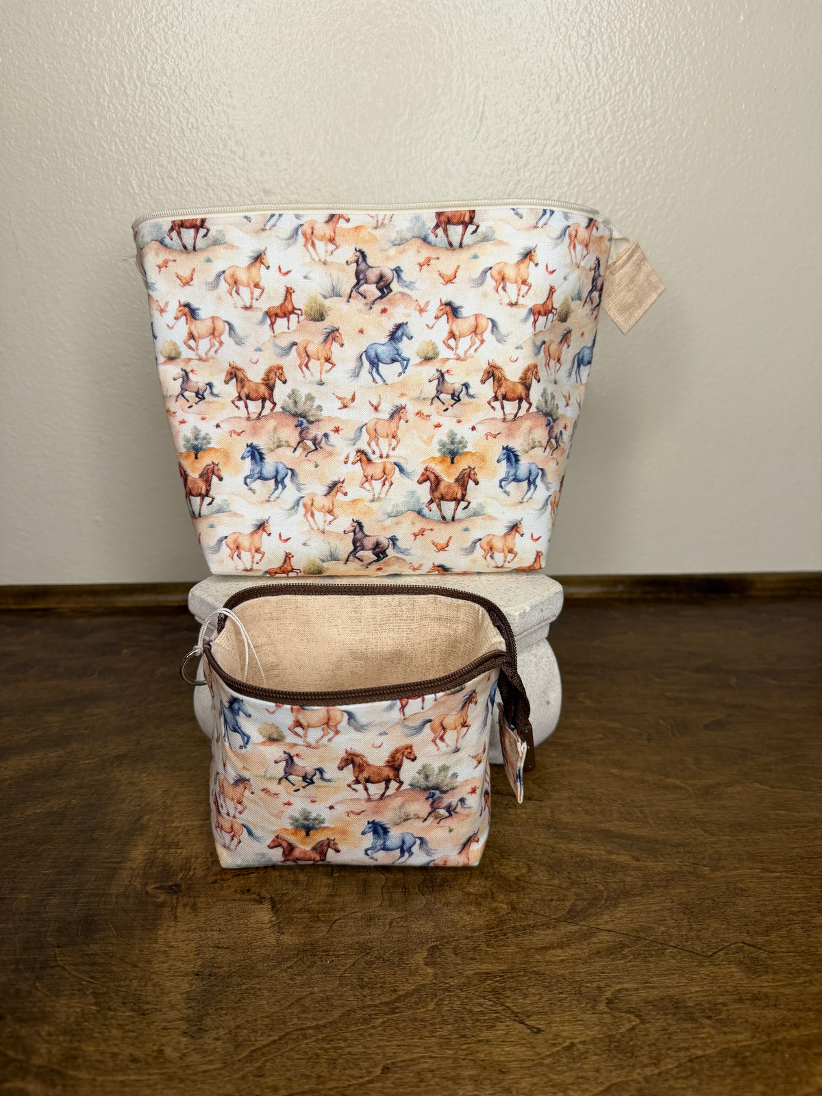 Zipper Bucket Bag - Running Horses