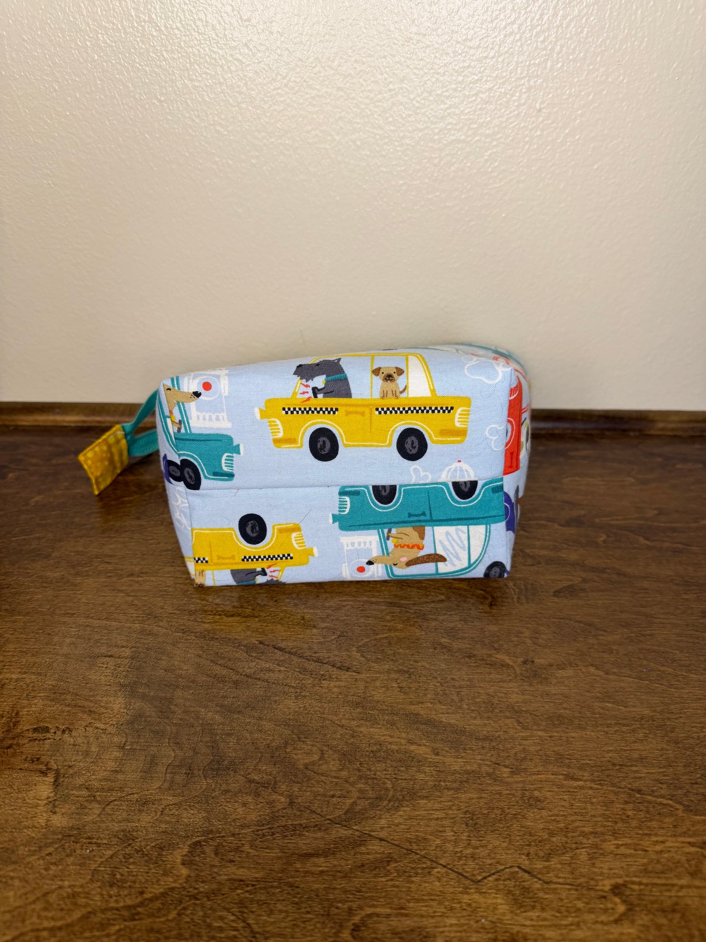 Zipper Bucket Bag - Dogs in Cars