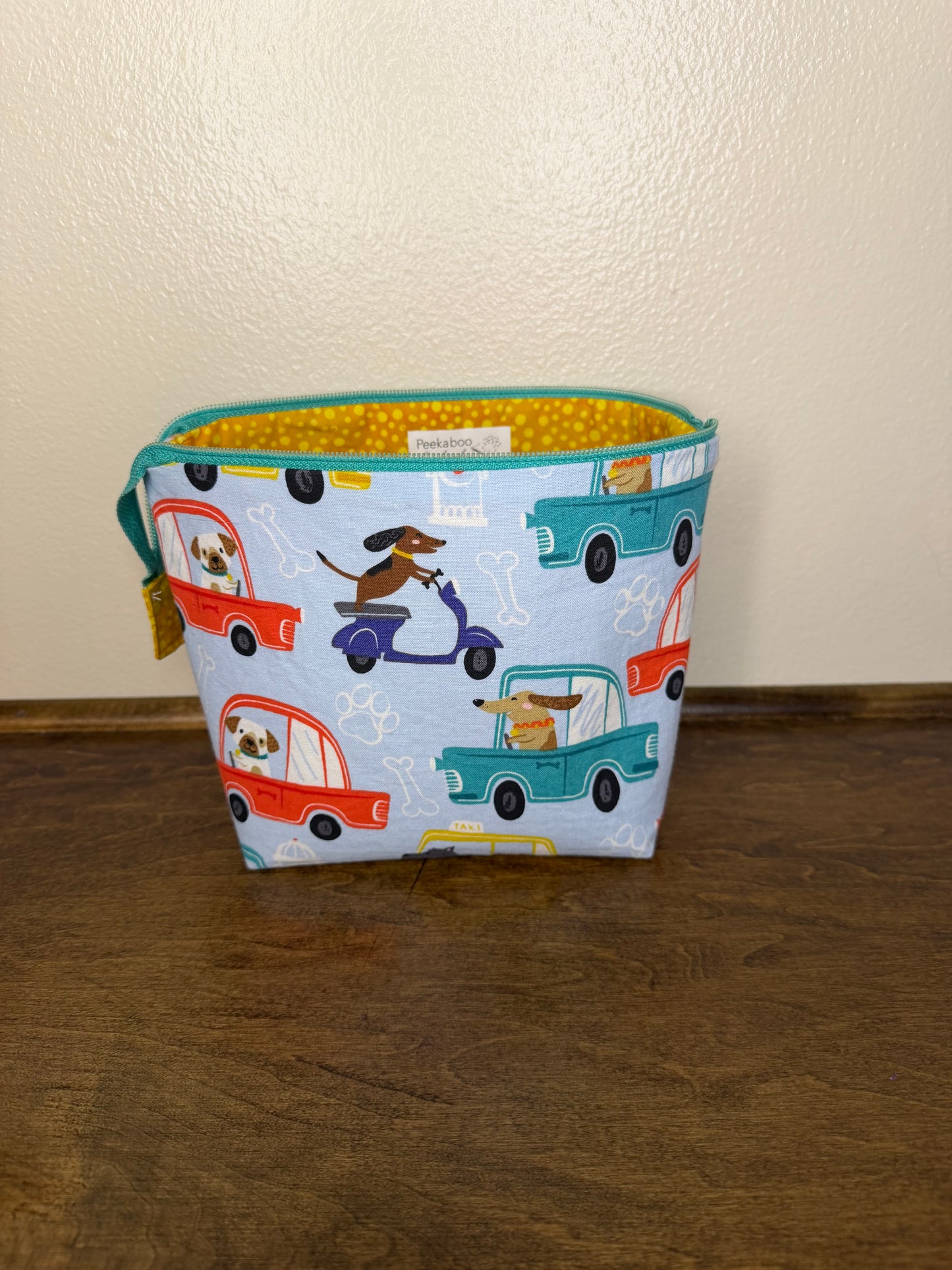 Zipper Bucket Bag - Dogs on Skateboards
