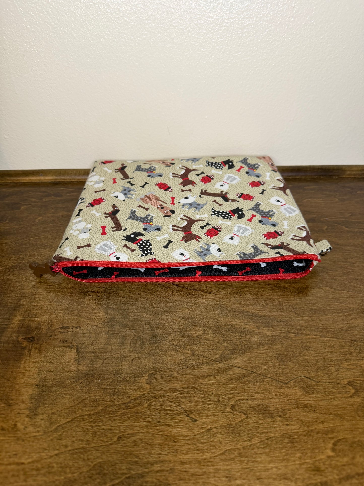 Flat Zipper Bag - Dogs on Tan