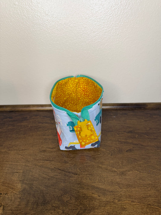 Zipper Bucket Bag - Dogs on Skateboards