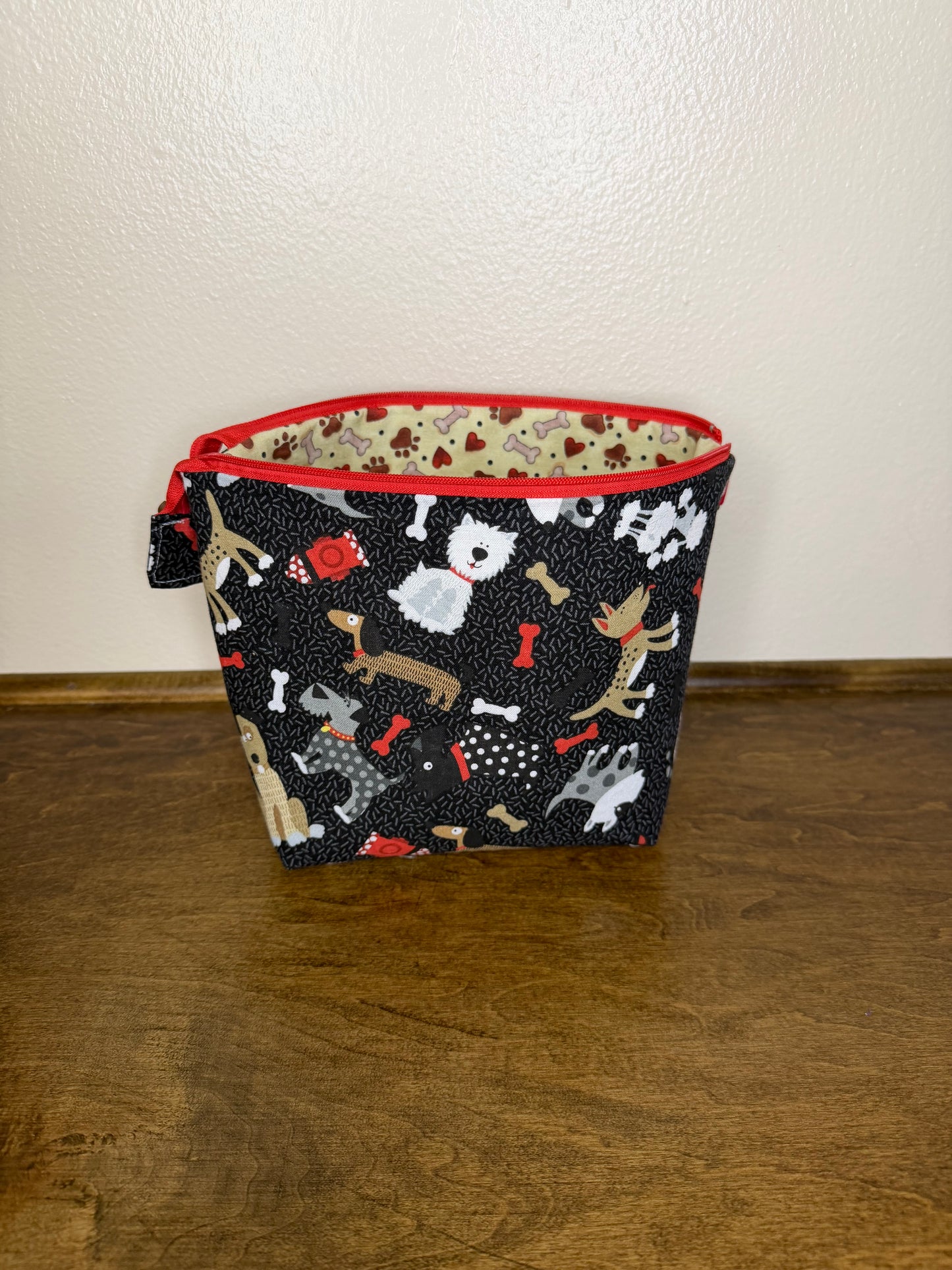 Zipper Bucket Bag - Dogs on Black
