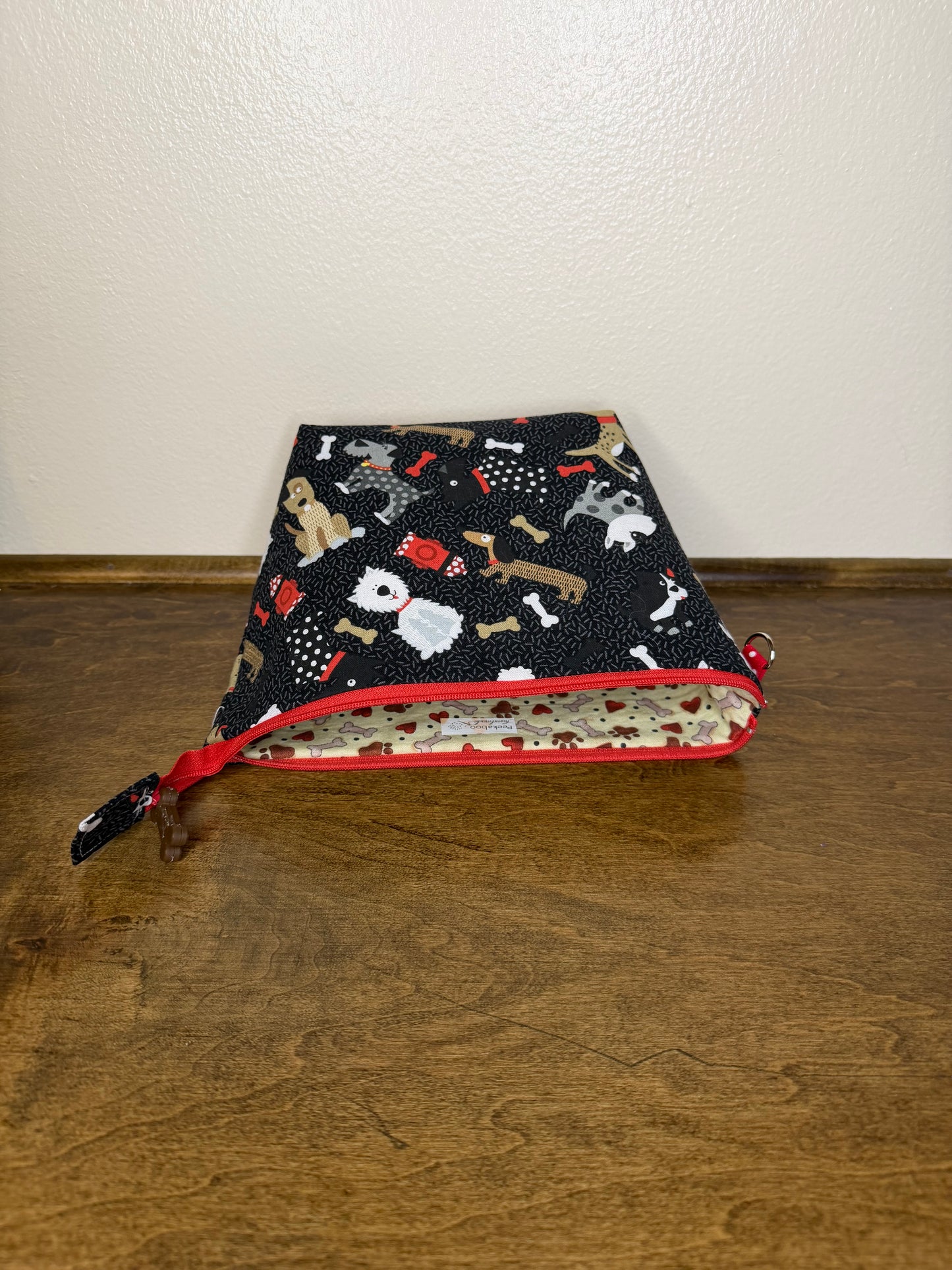 Zipper Bucket Bag - Dogs on Black