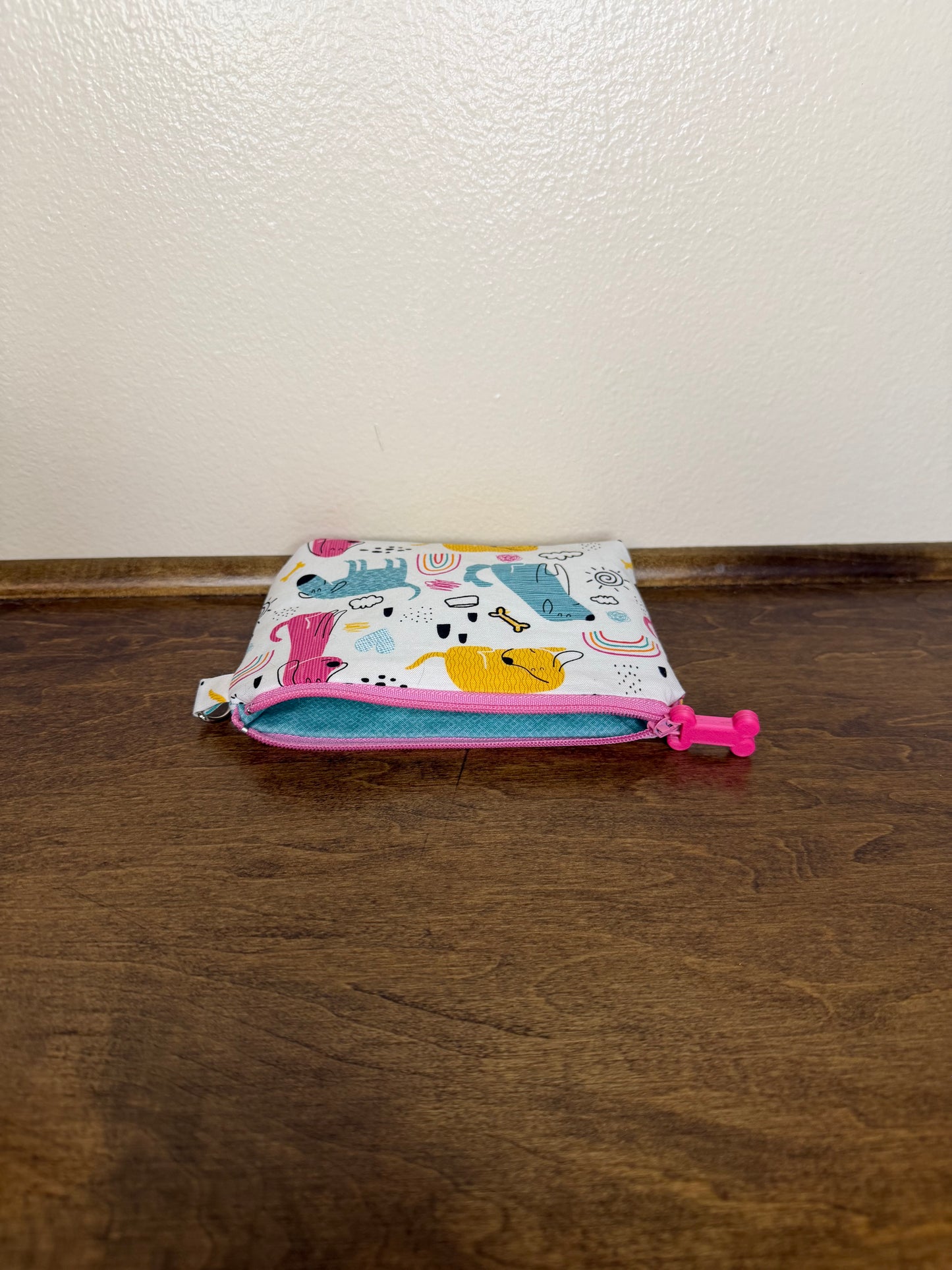 Flat Zipper Bag - Striped Dogs