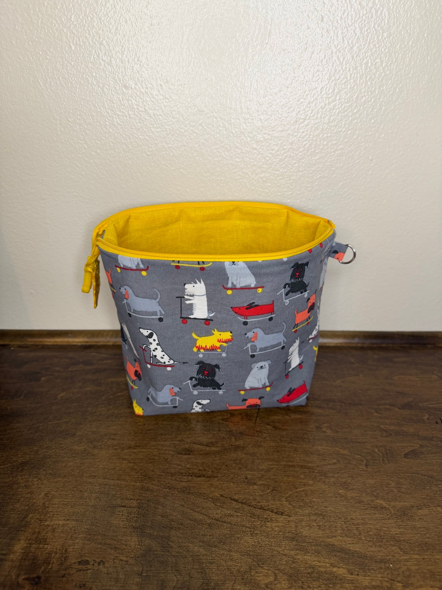 Zipper Bucket Bag - Dogs on Skateboards