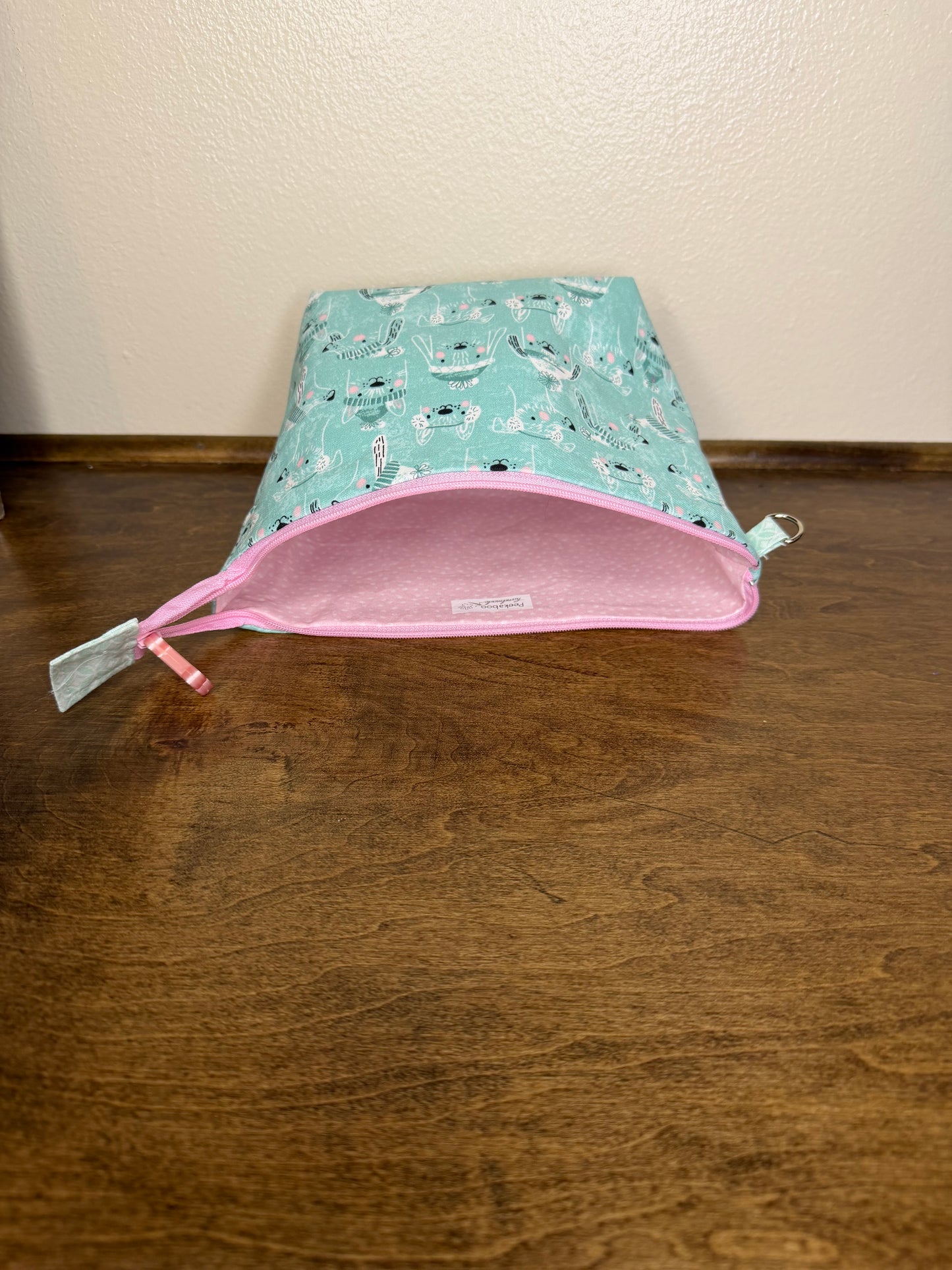Zipper Bucket Bag - Dog Sketches on Teal