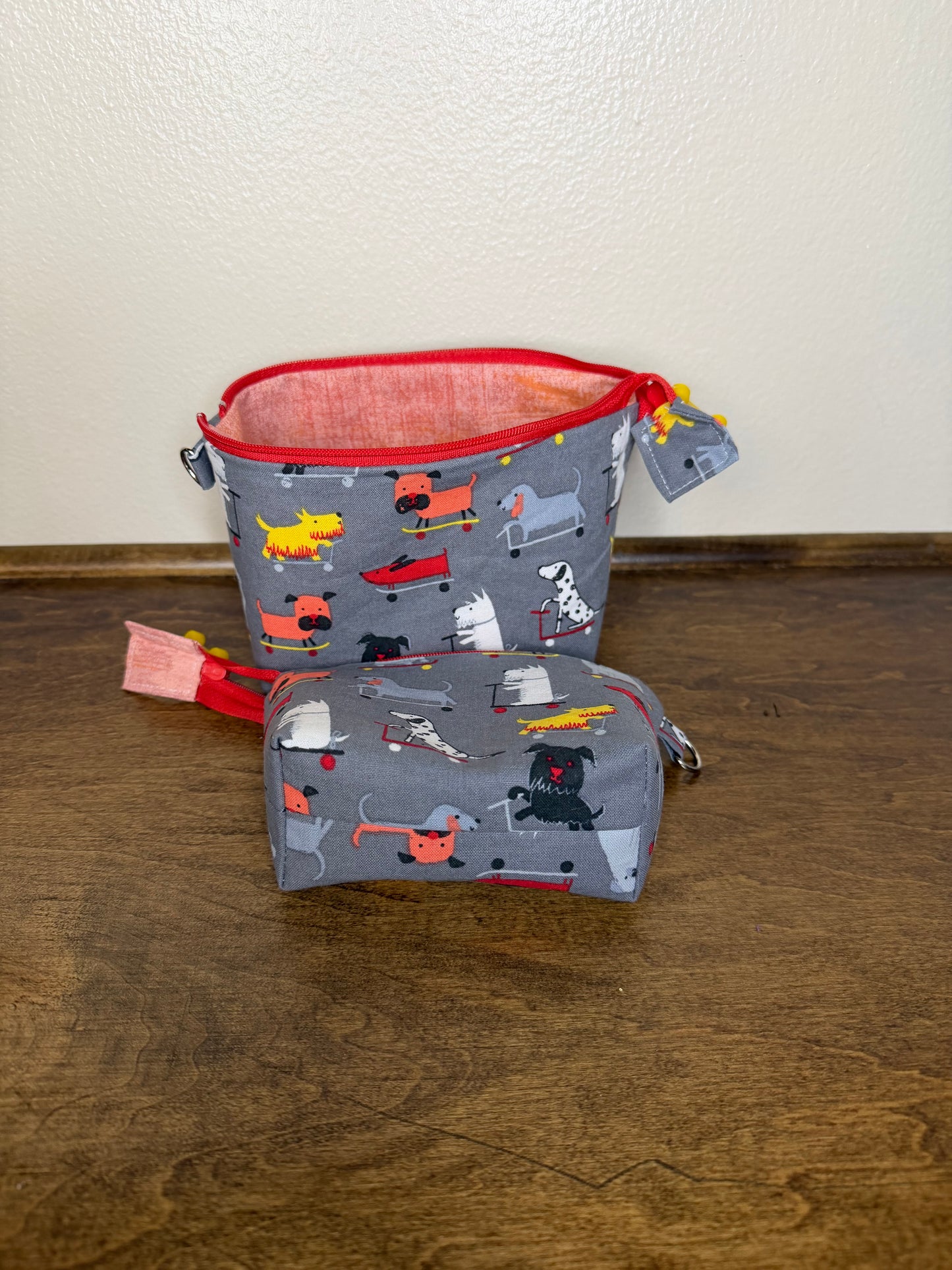 Zipper Bucket Bag - Dogs on Skateboards