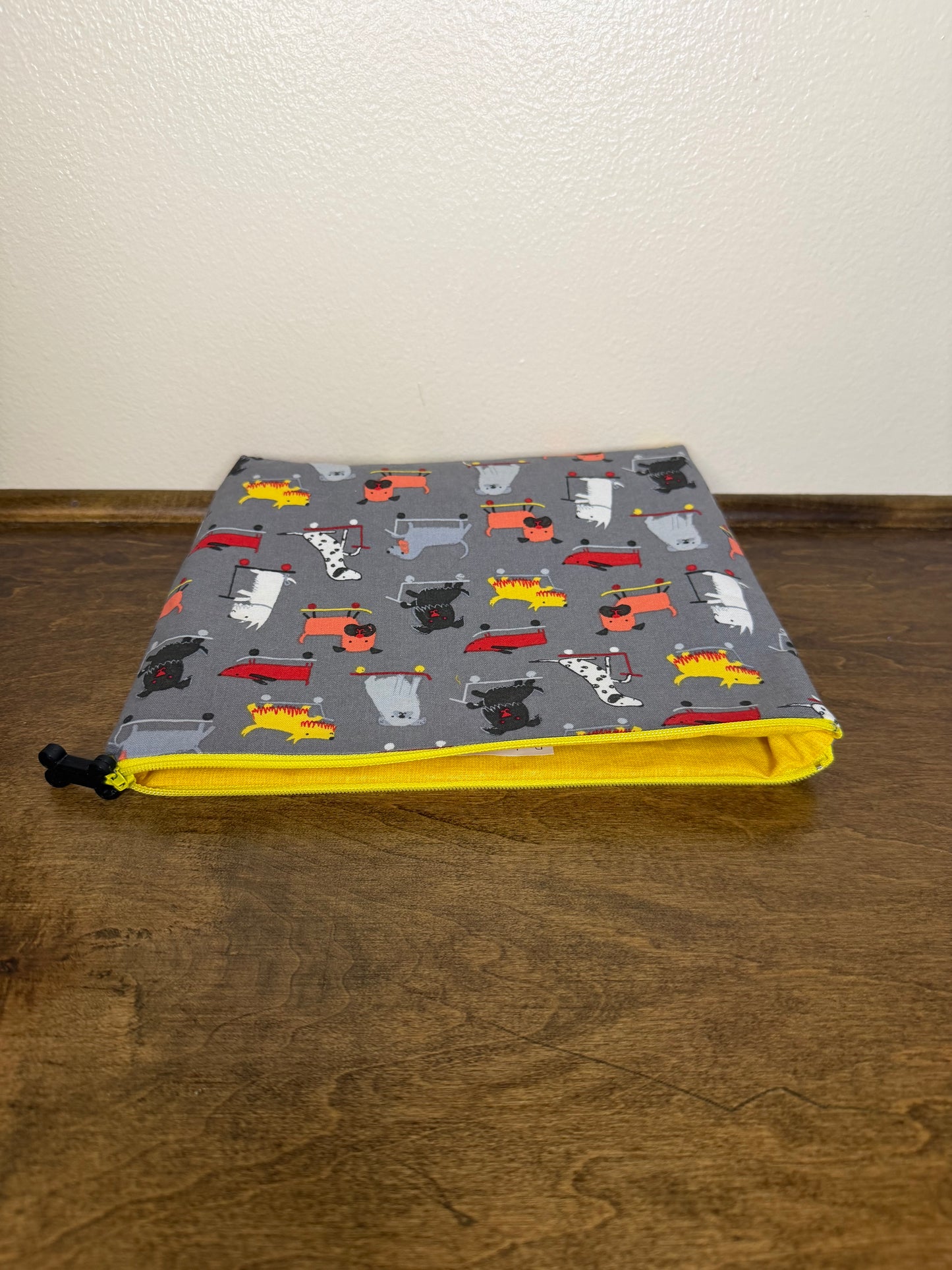Flat Zipper Bag - Dogs on Skateboards