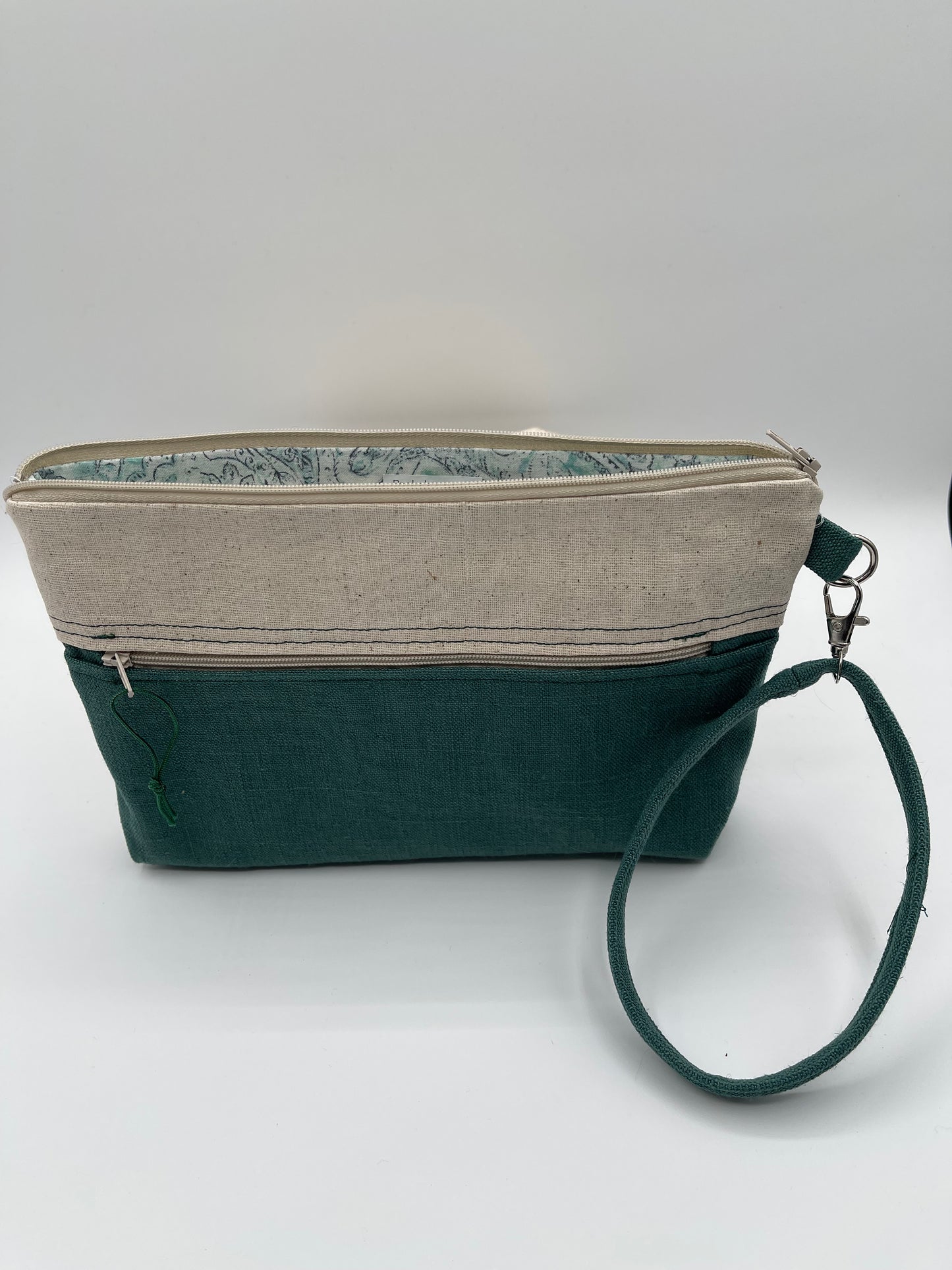 Clutchie - Green Linen